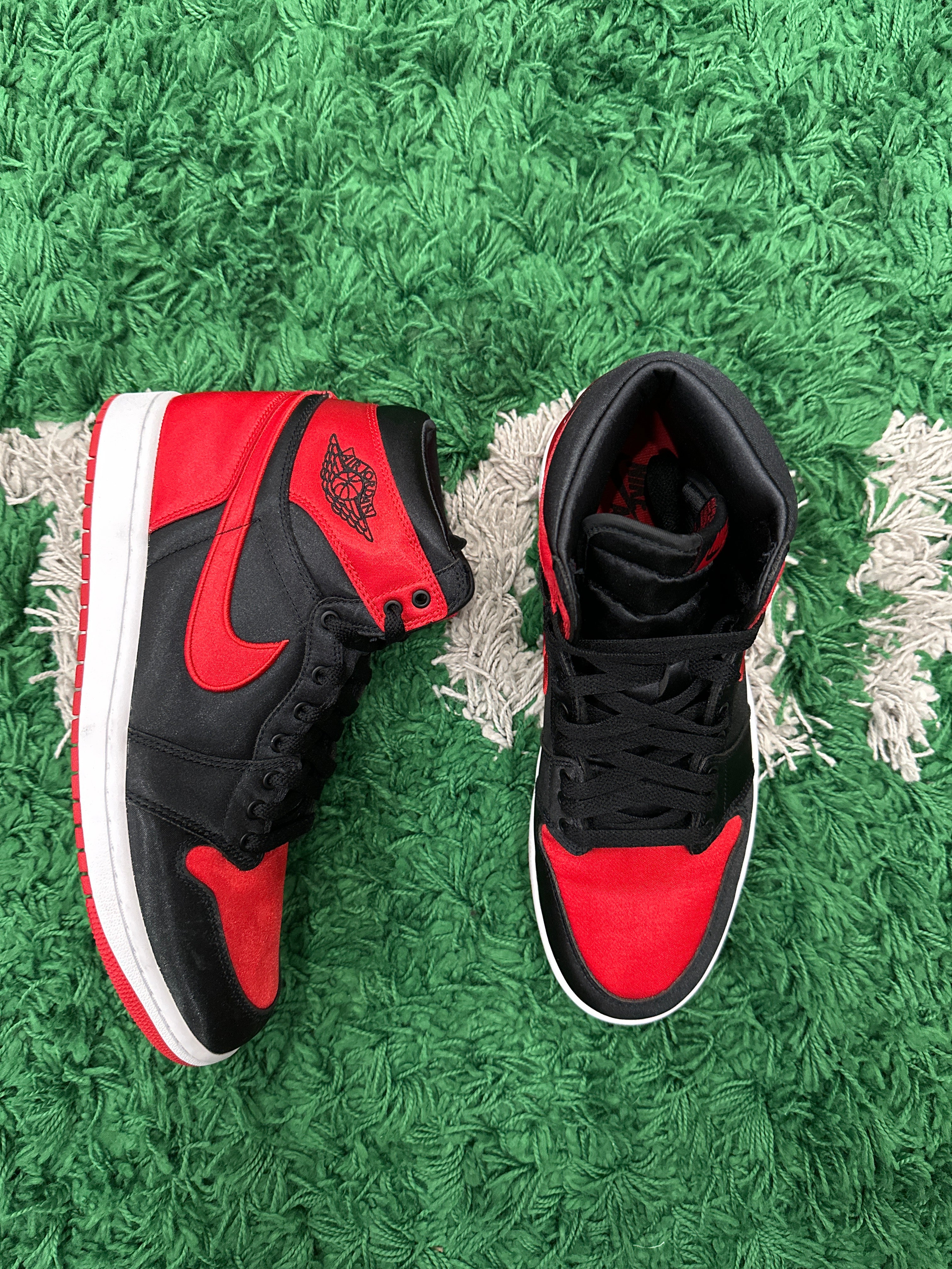 Jordan 1 High Satin Bred (VNDS)