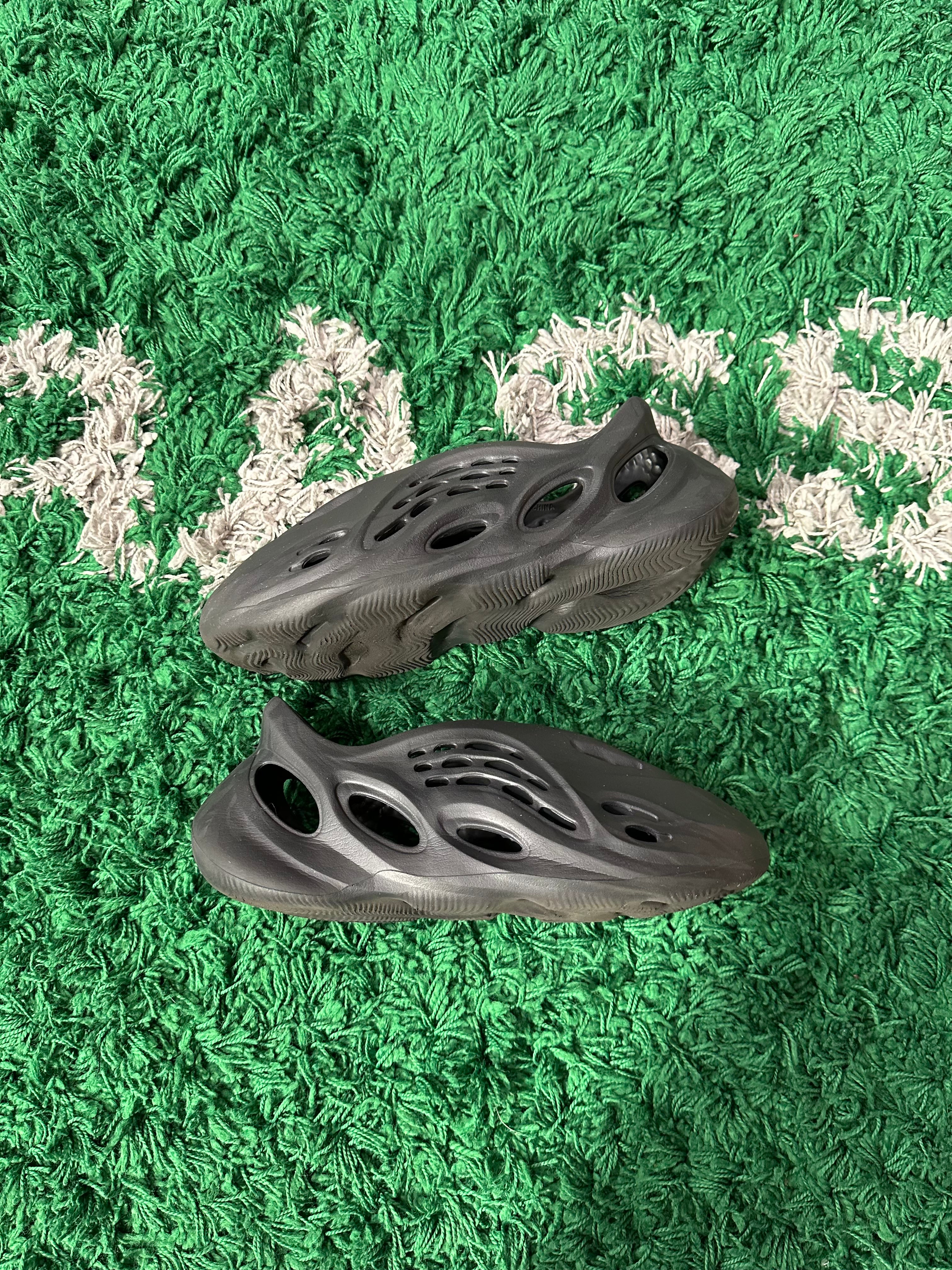 Yeezy Foam RNR Onyx (VNDS)