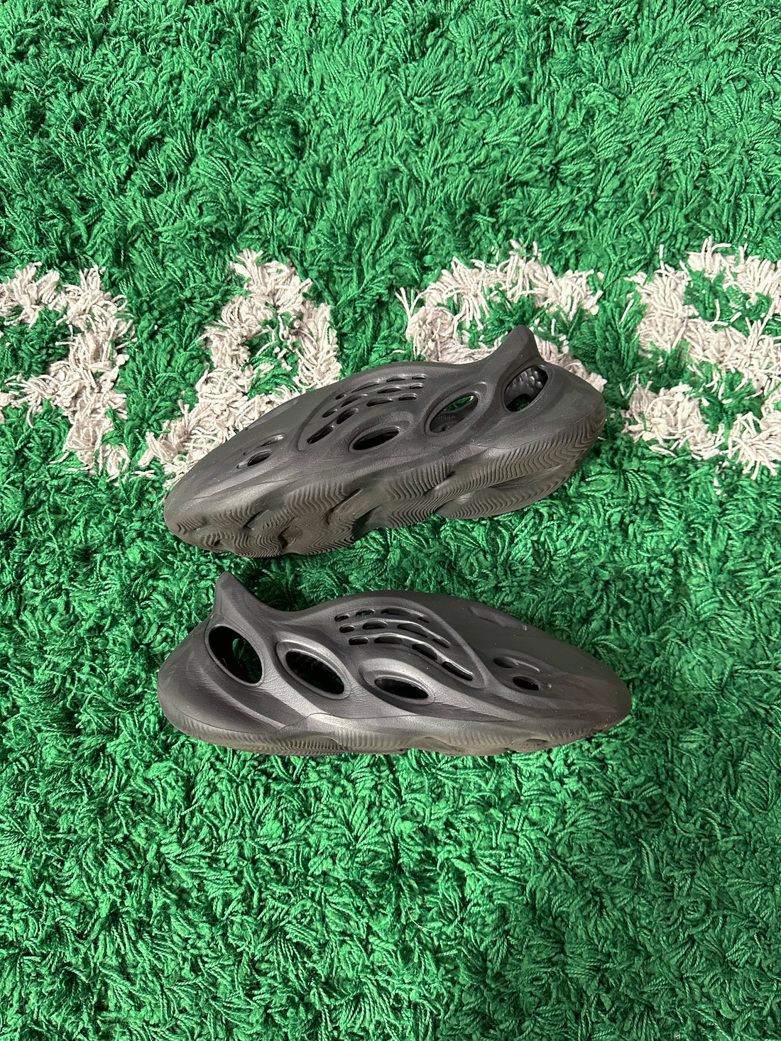 Yeezy Foam RNR Onyx (VNDS)