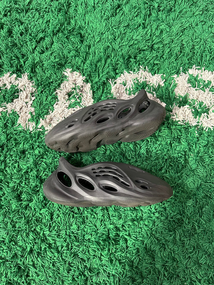 Yeezy Foam RNR Onyx (VNDS)