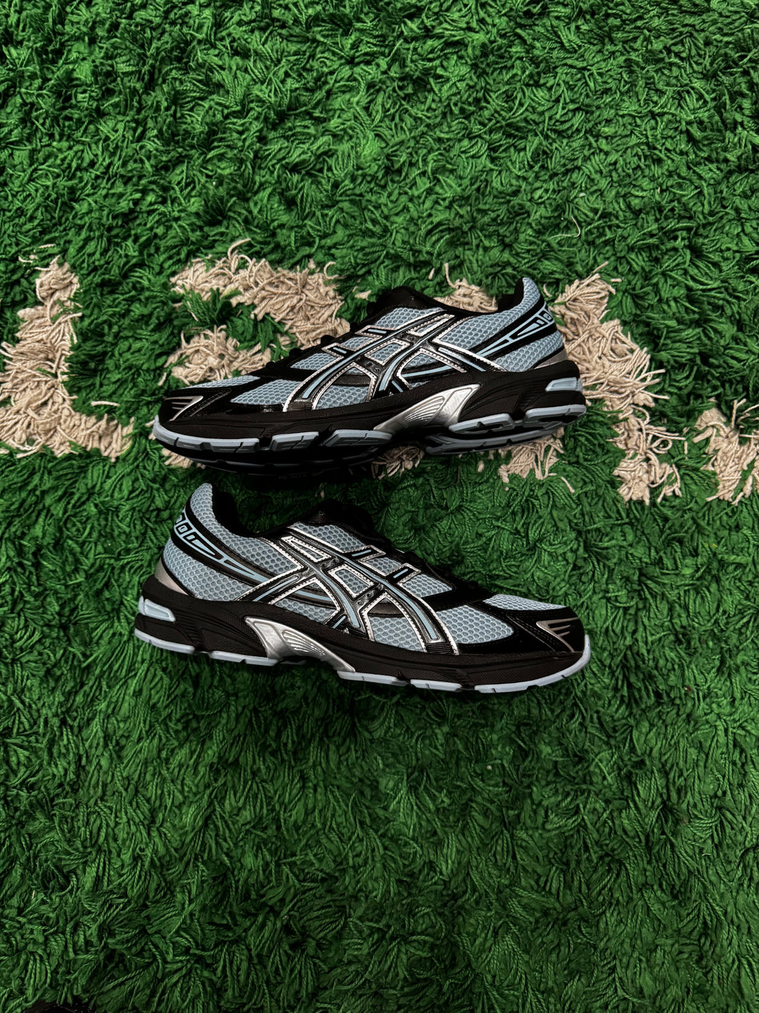 Asics 1130 Black Ice Blue (Tried on)