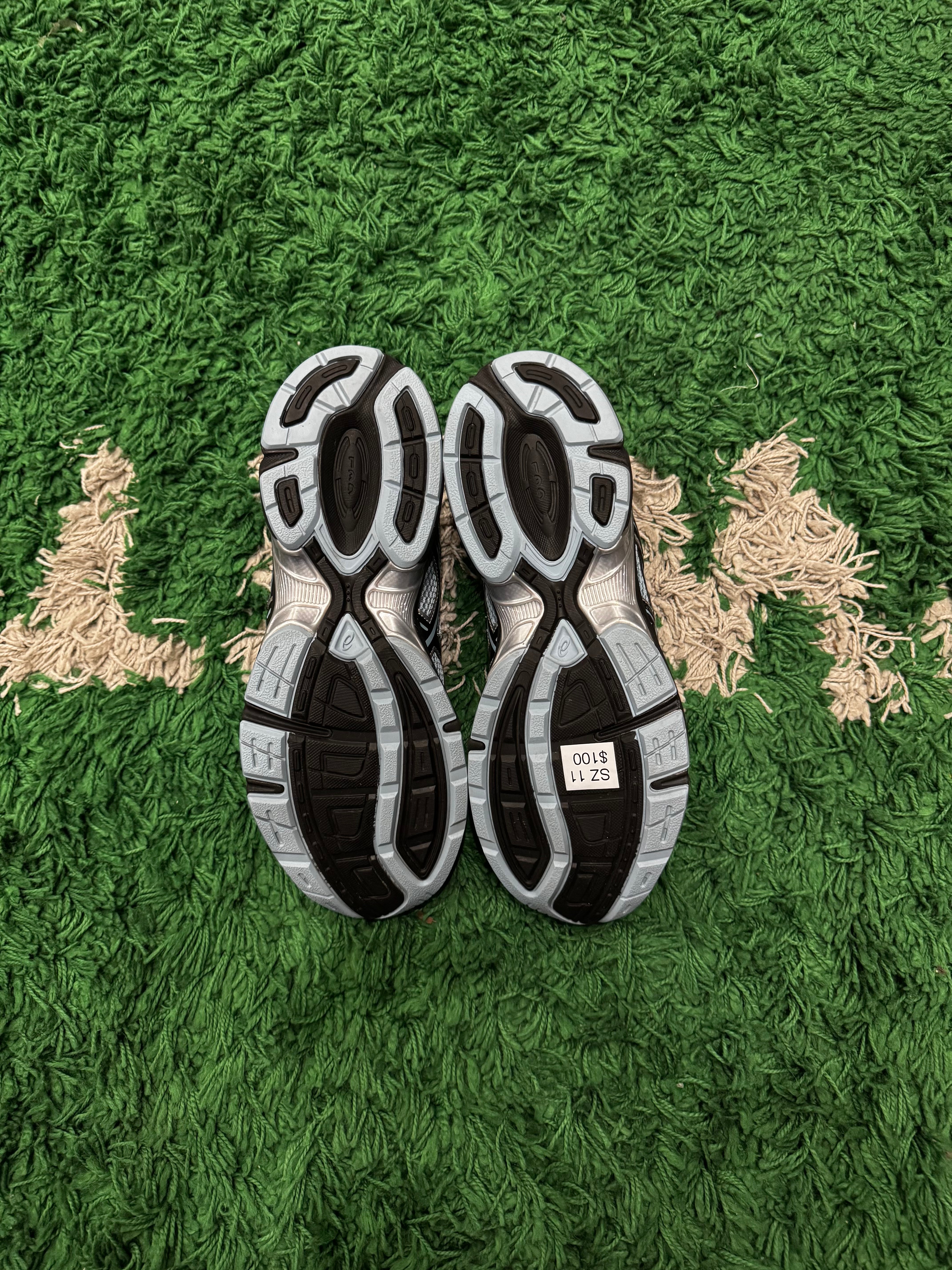 Asics 1130 Black Ice Blue (Tried on)