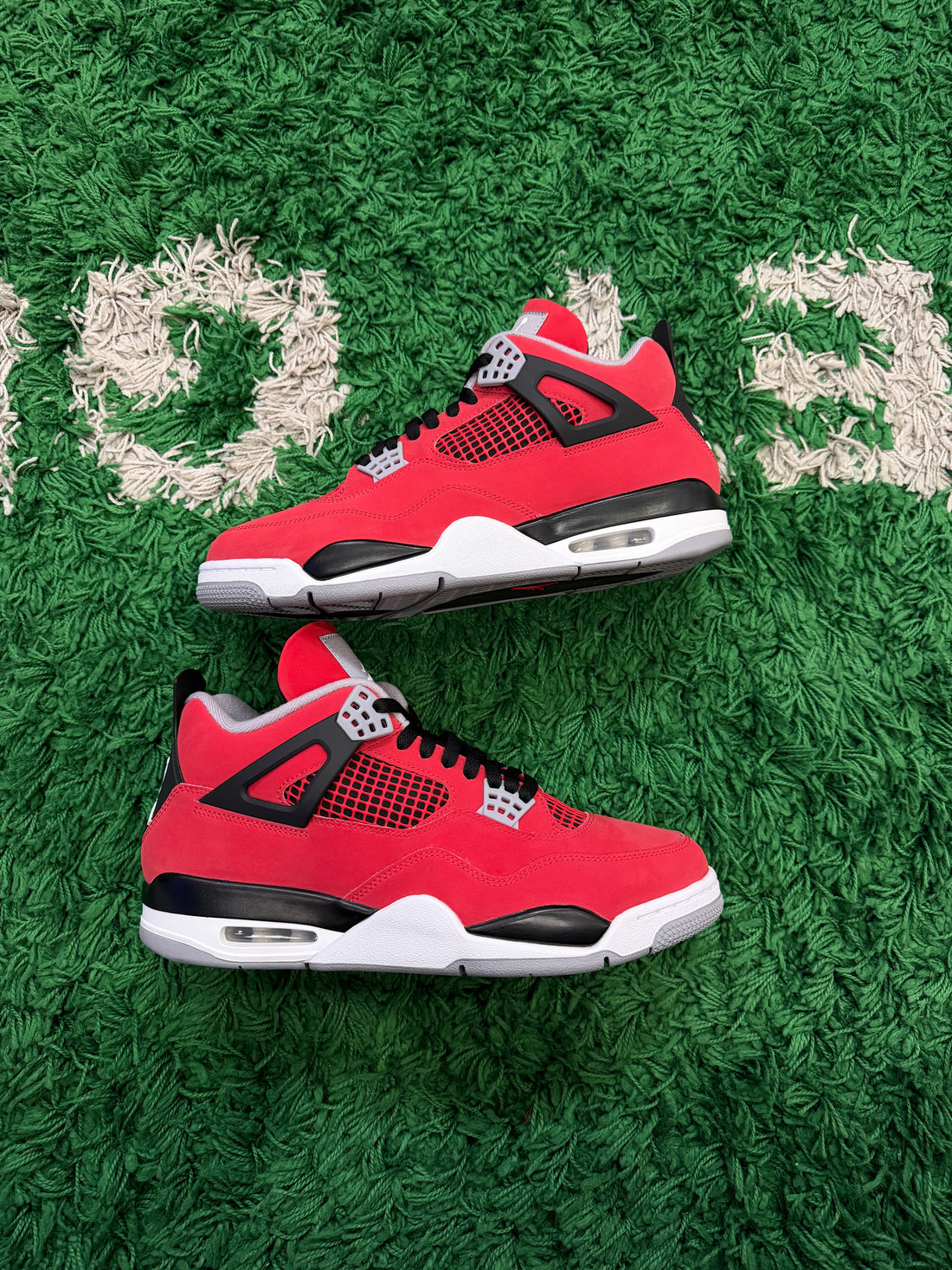 Jordan 4 Toro Bravo (VNDS)