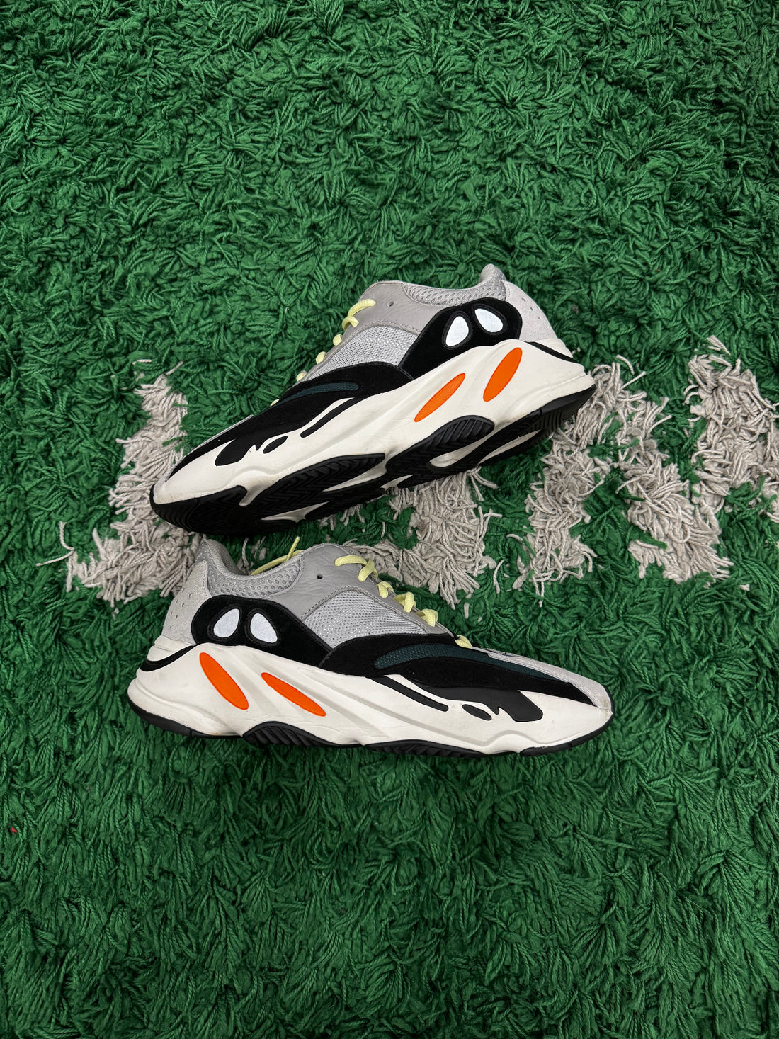 Yeezy 700 Waverunner (NDS)
