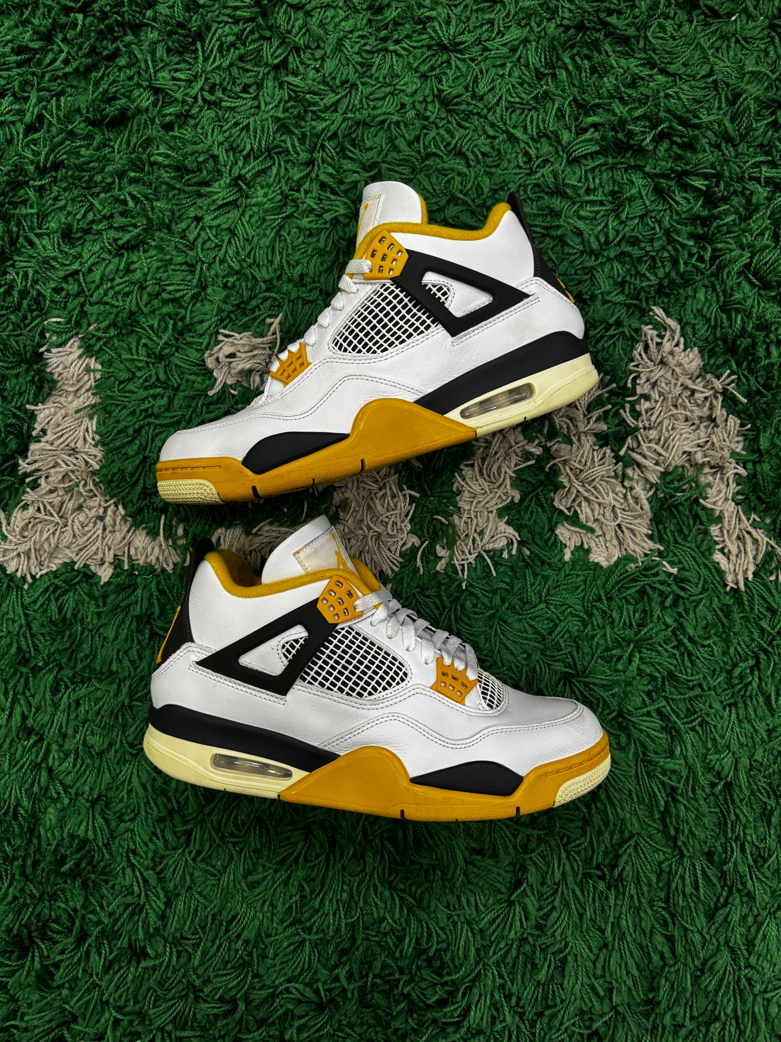Jordan 4 Vivid Sulfur (VNDS)