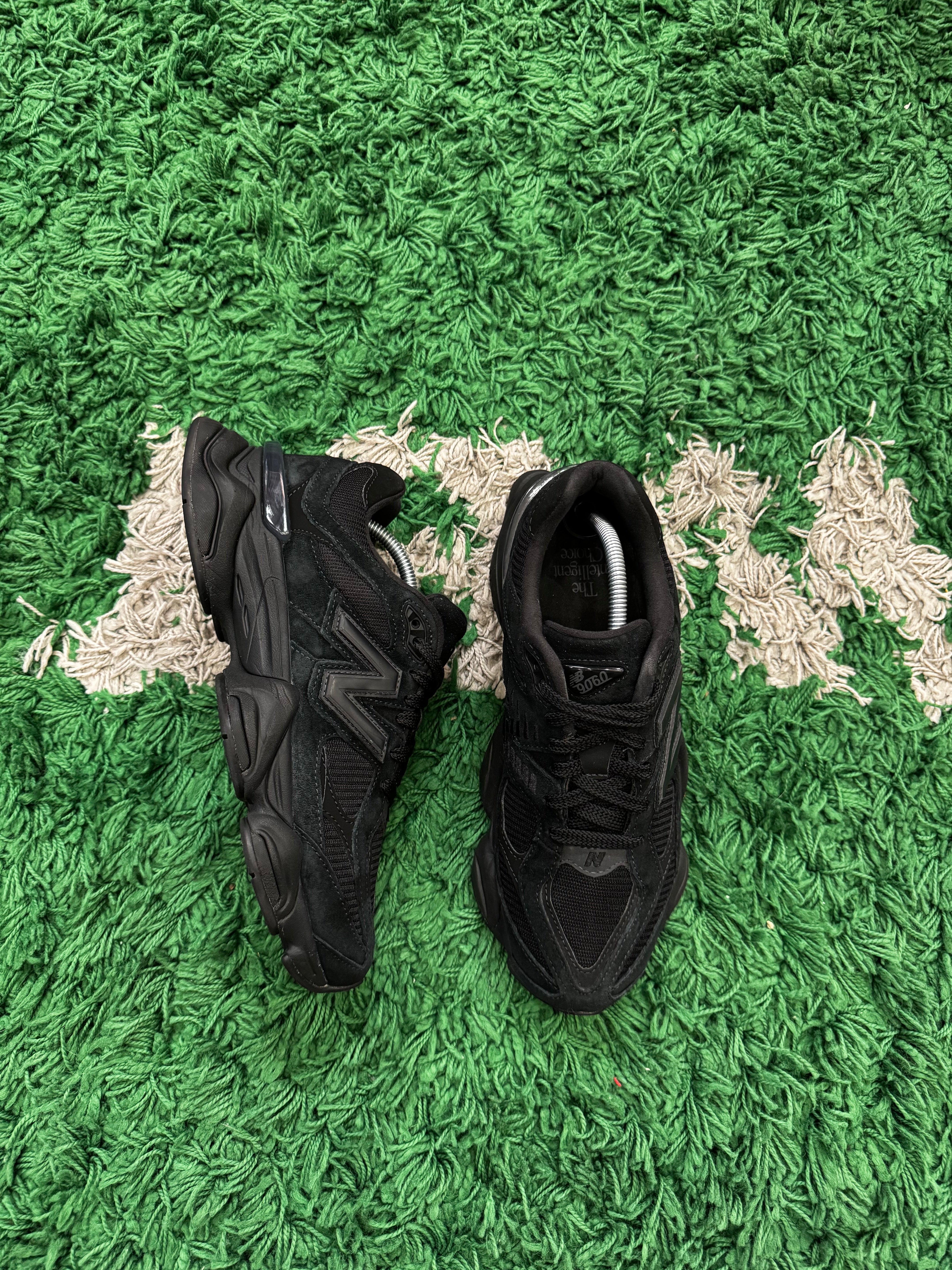 New Balance 9060 Black (VNDS)