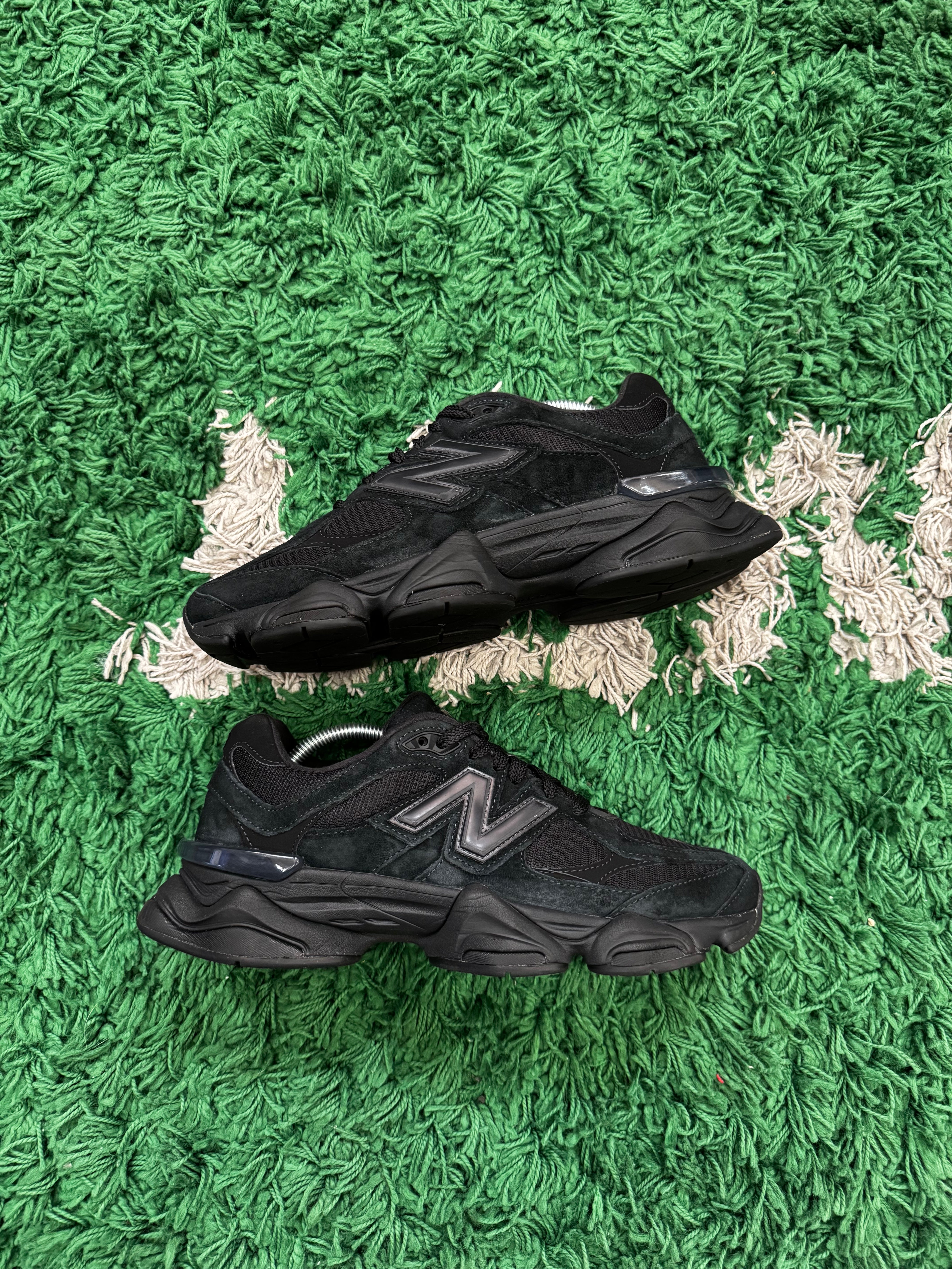 New Balance 9060 Black (VNDS)