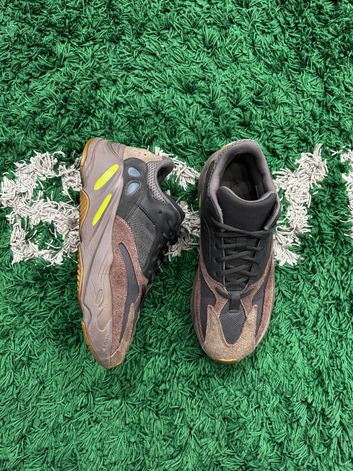 Yeezy 700 Mauve (VNDS)