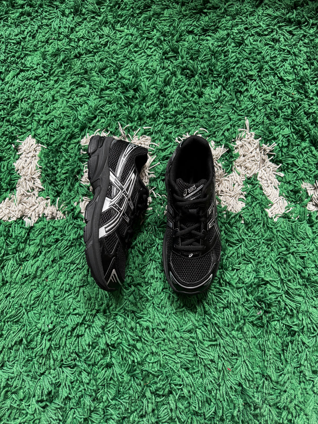 Asics 1130 Black Pure Silver (Tried on)