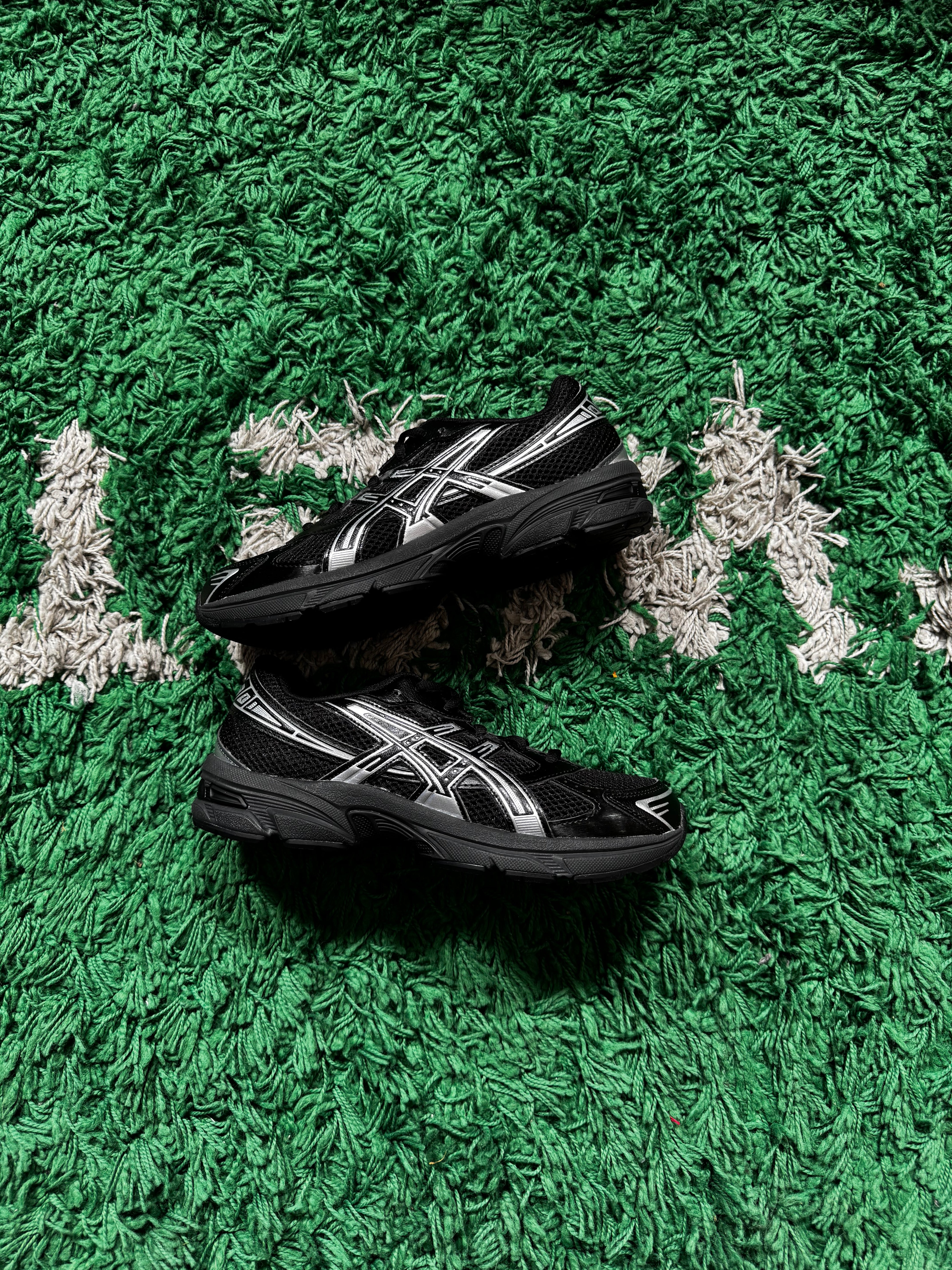 Asics 1130 Black Pure Silver (Tried on)
