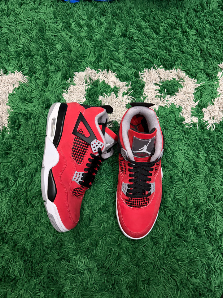 Jordan 4 Toro Bravo (VNDS)