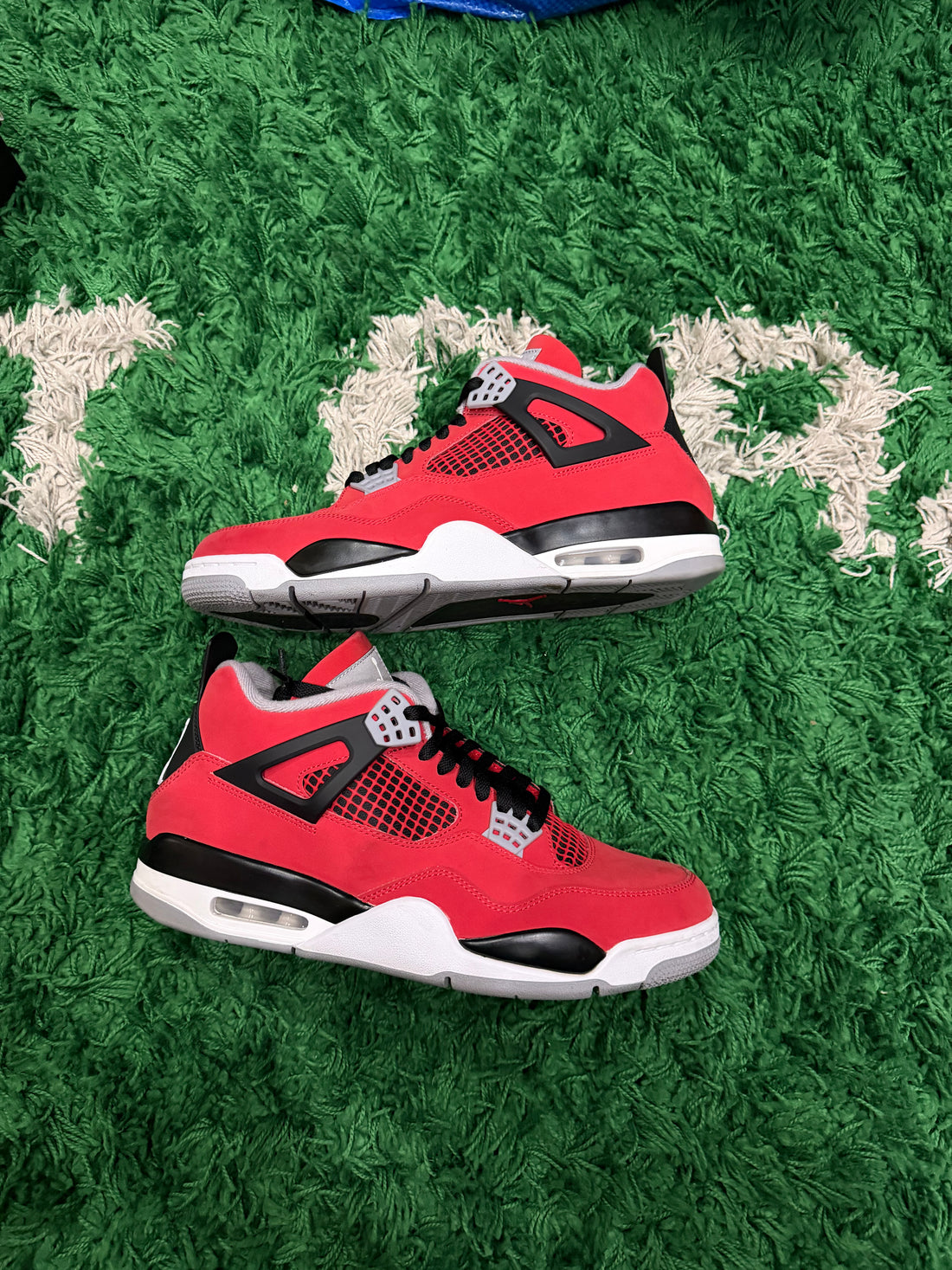 Jordan 4 Toro Bravo (VNDS)