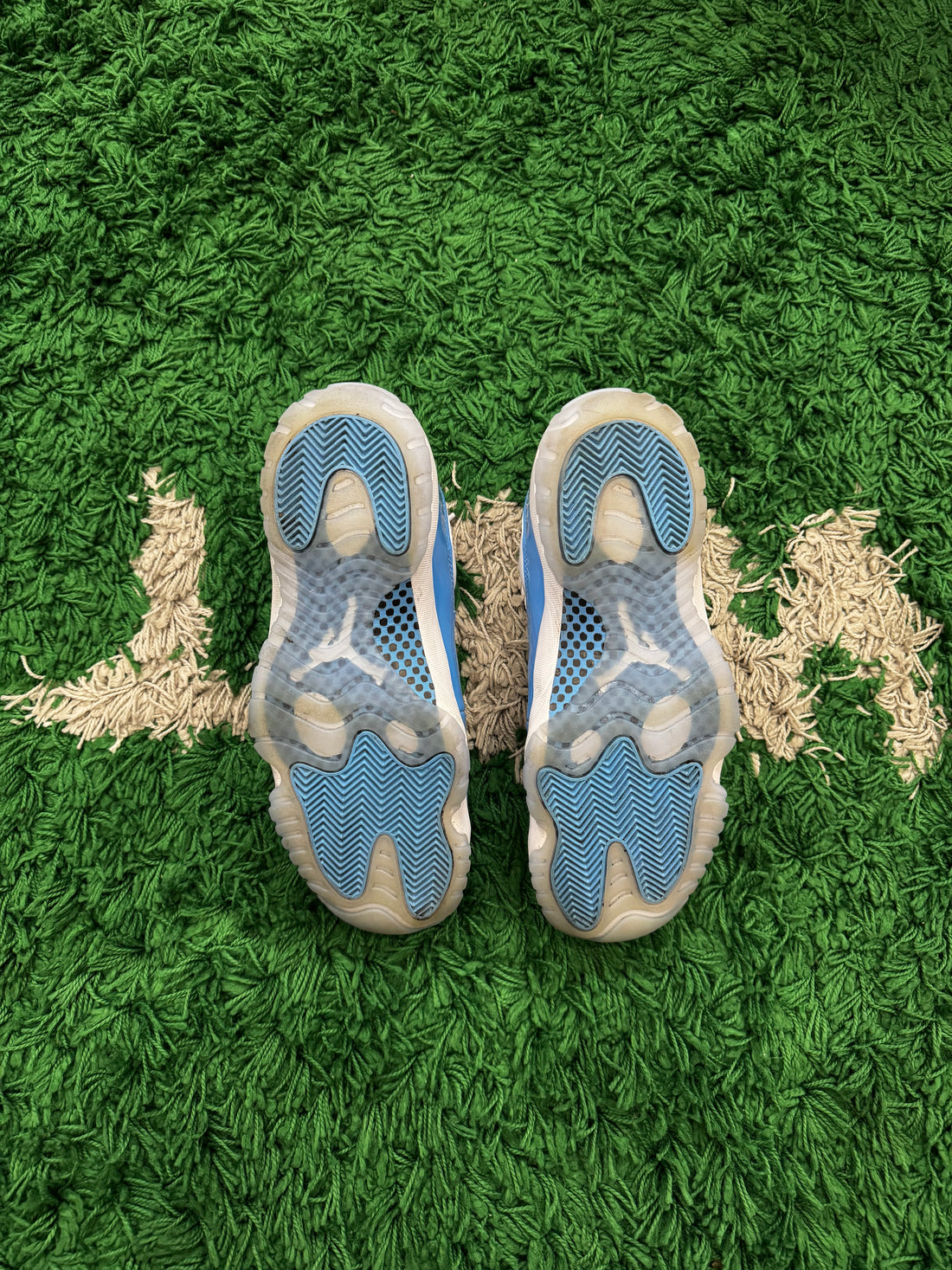 Jordan 11 Low University Blue (VNDS)