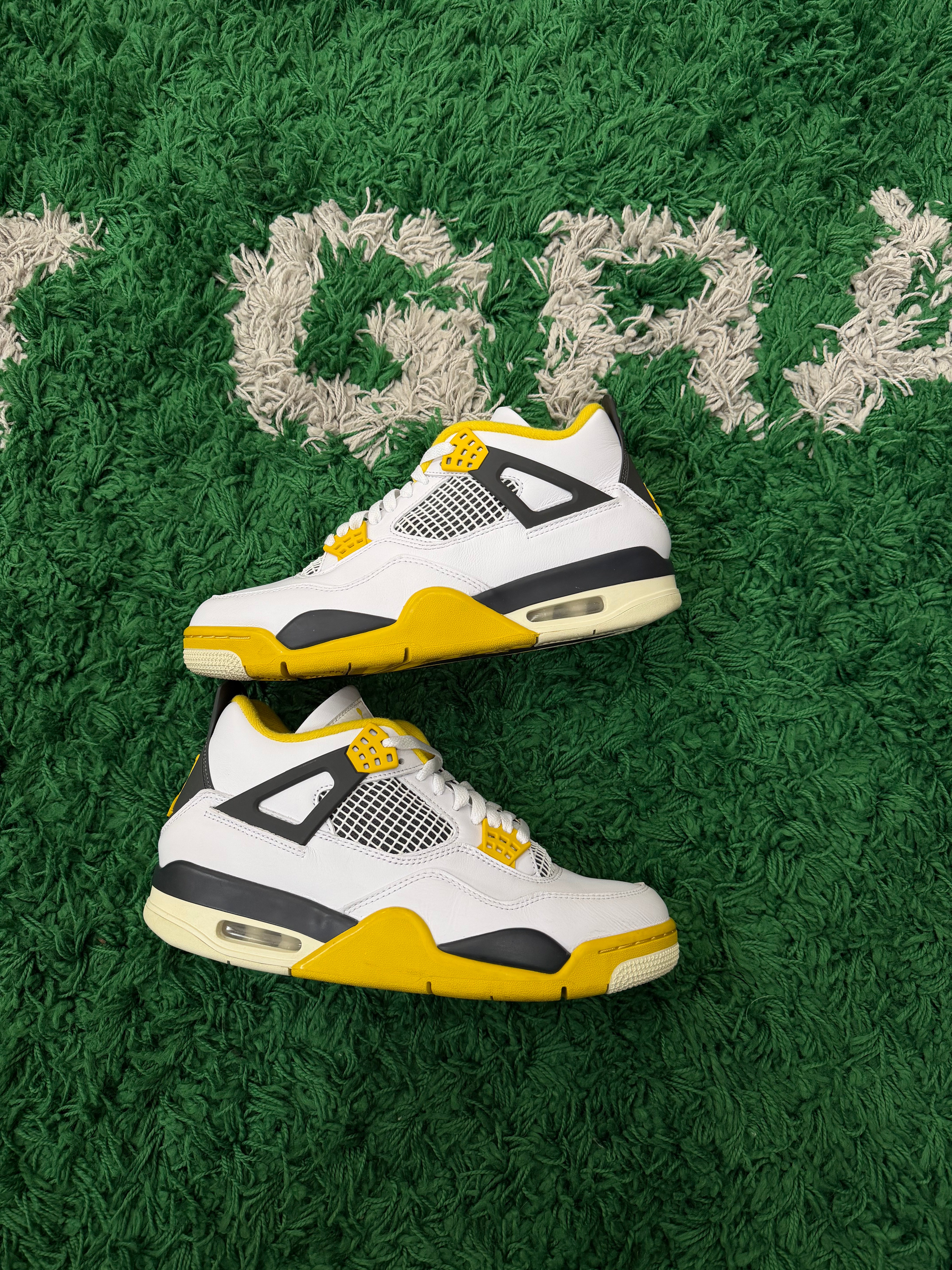 Jordan 4 Vivid Sulfur (VNDS)