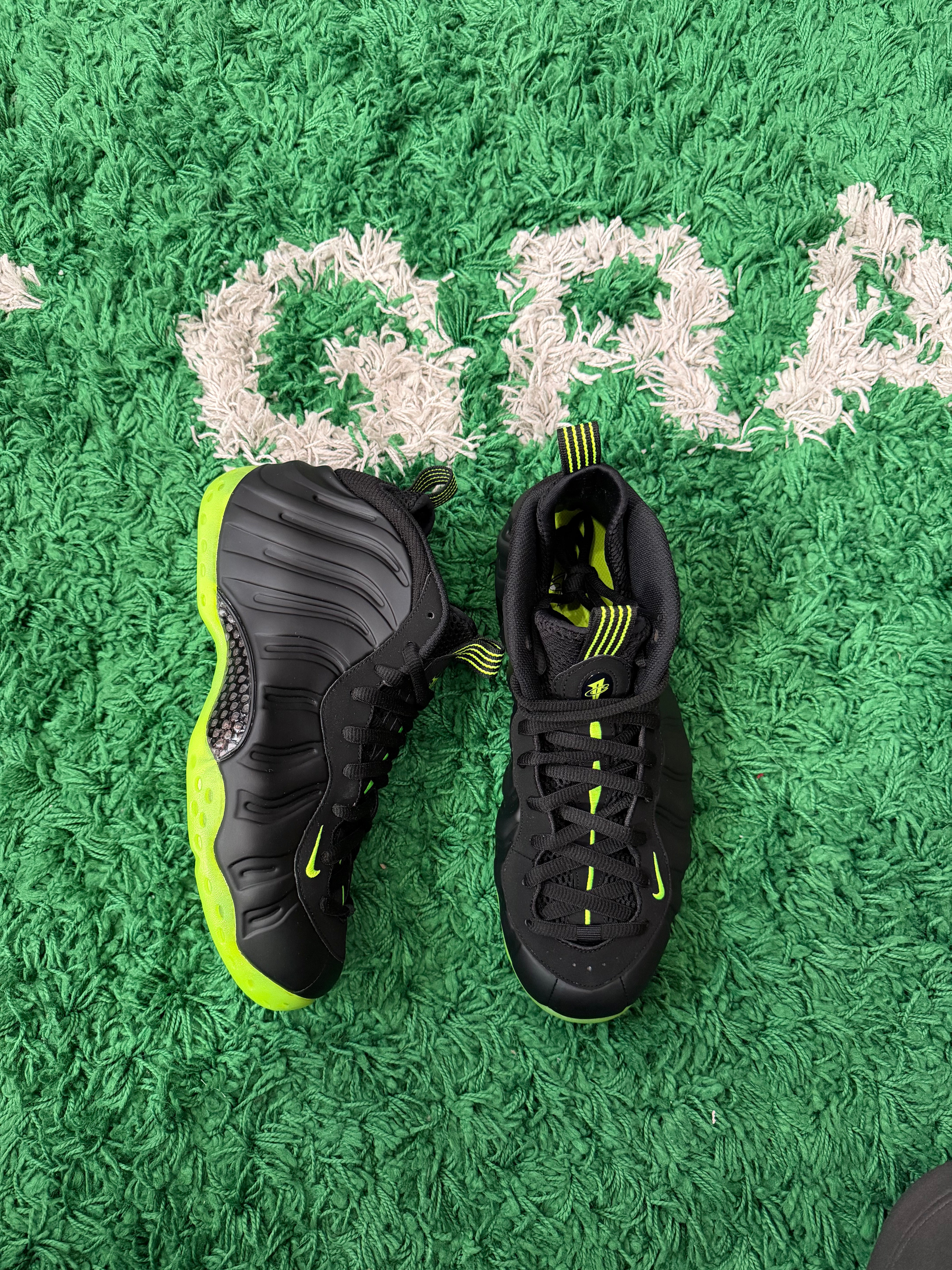 Nike Air Foamposite Black Volt (VNDS)