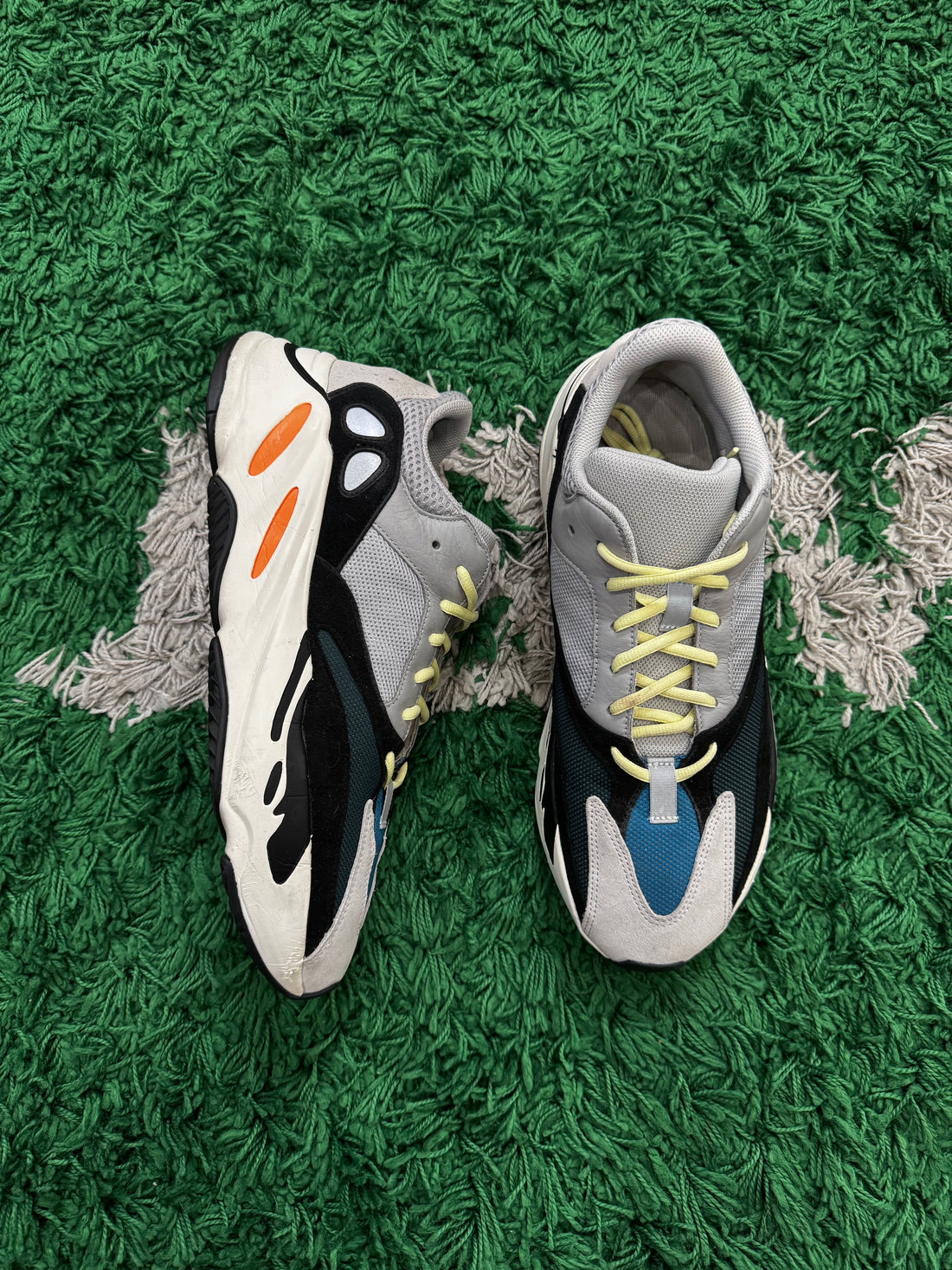 Yeezy 700 Wave Runner (NDS)