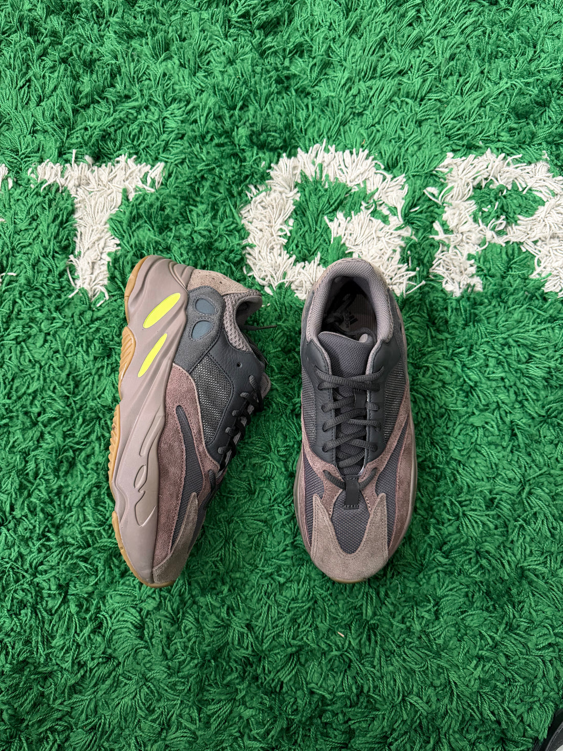 Yeezy 700 Mauve (VNDS)