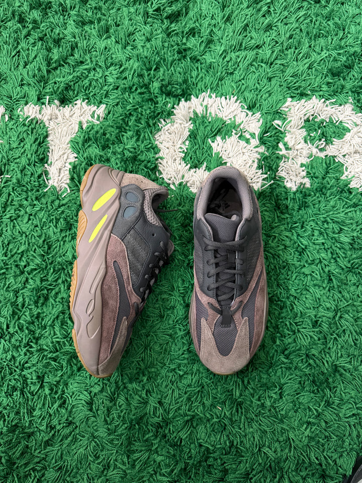 Yeezy 700 Mauve (VNDS)