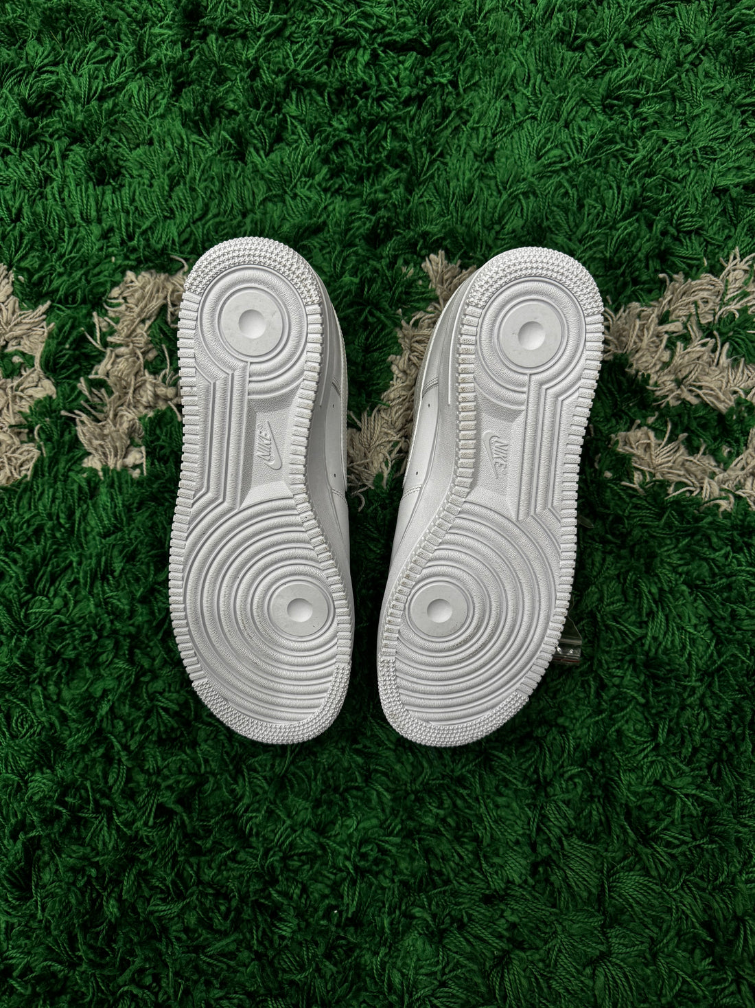 Nike Air Force 1 Low Supreme White (Worn once)