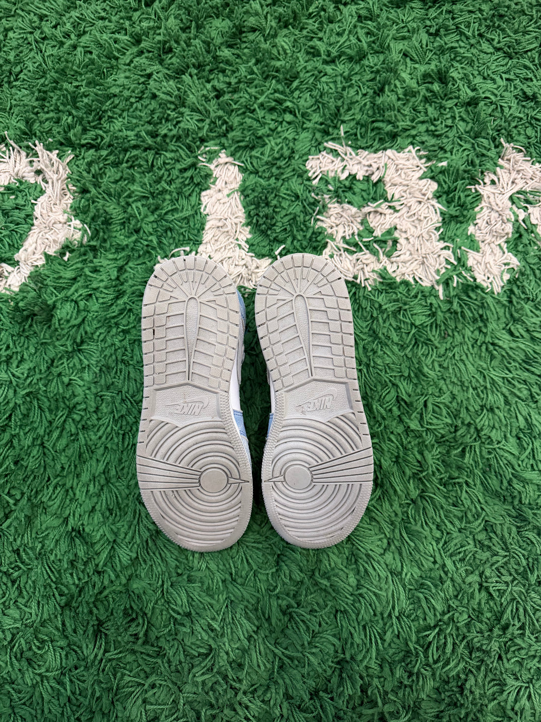 Jordan 1 Hyper Royal (VNDS)