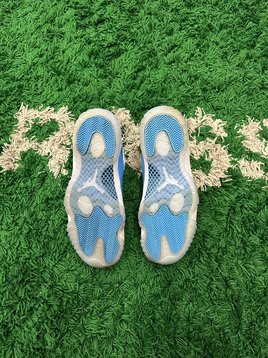 Jordan 11 Low University Blue (VNDS)