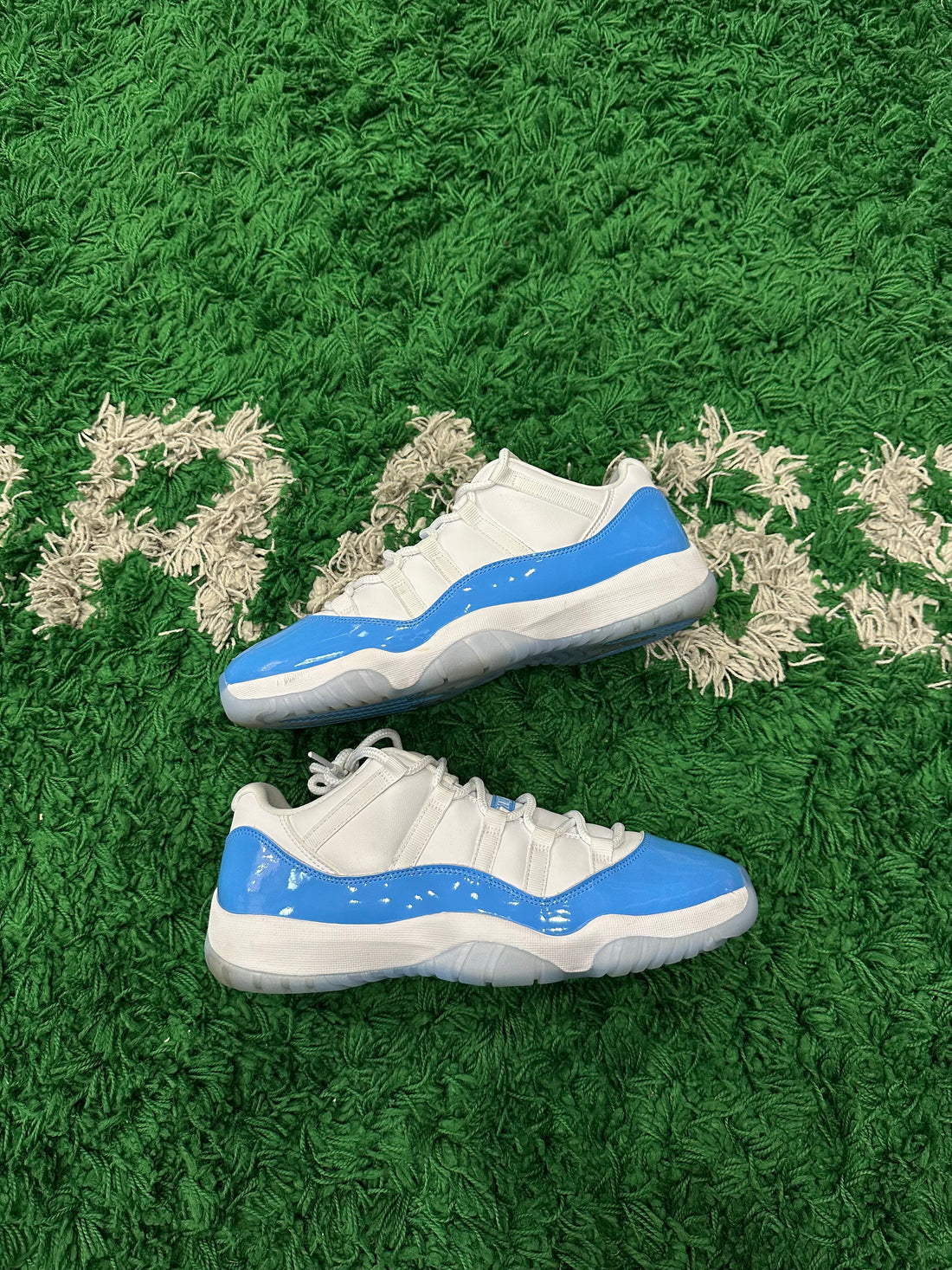Jordan 11 Low University Blue (VNDS)