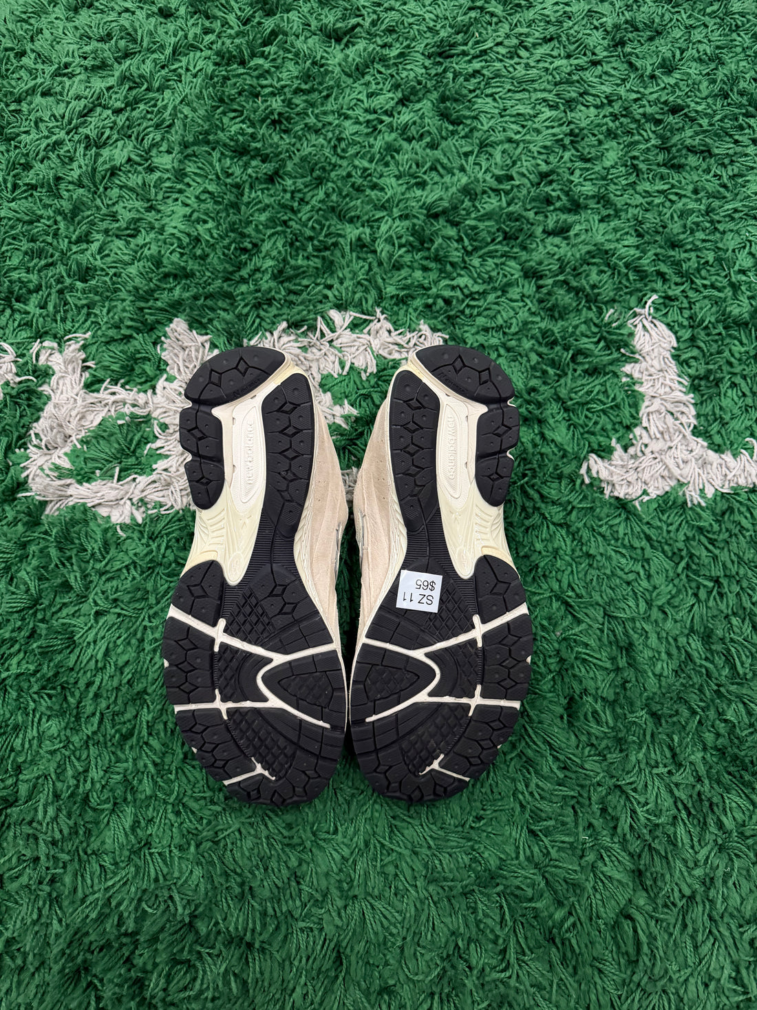 New Balance 2002R Off White (VNDS)