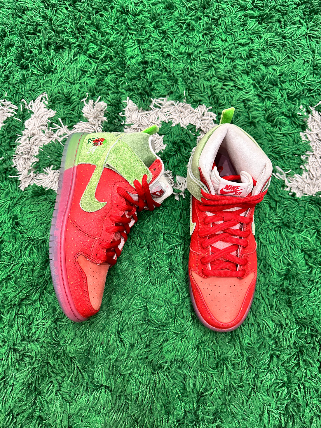 Nike SB Dunk High Strawberry Cough (Worn once)