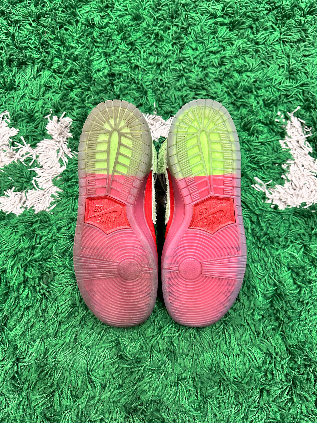 Nike SB Dunk High Strawberry Cough (Worn once)