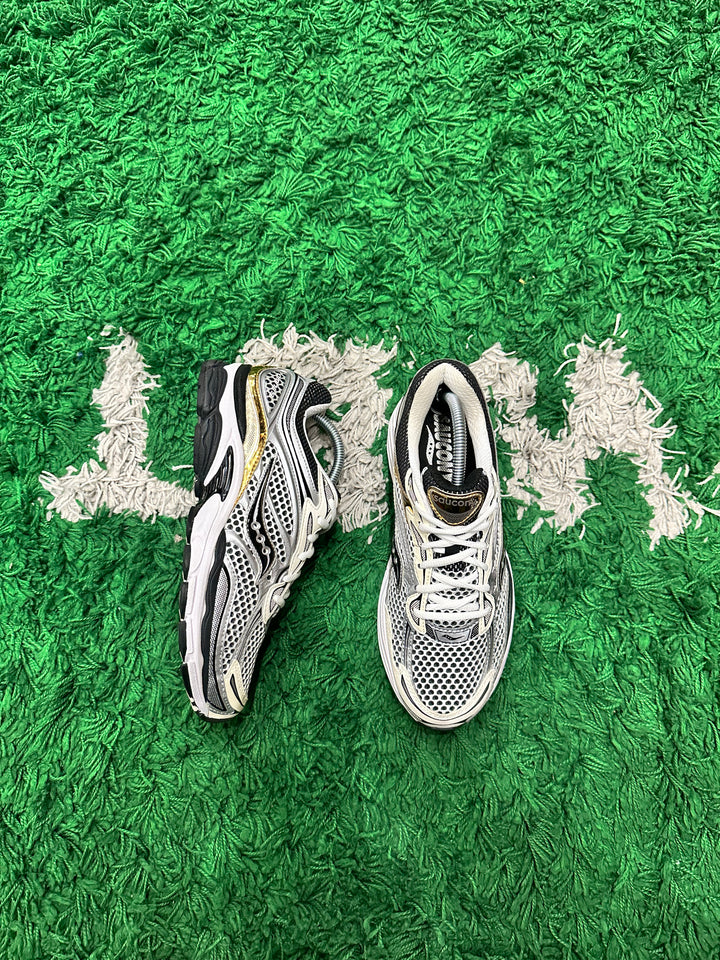 Saucony ProGrid Omni 9 Silver Gold (VNDS)