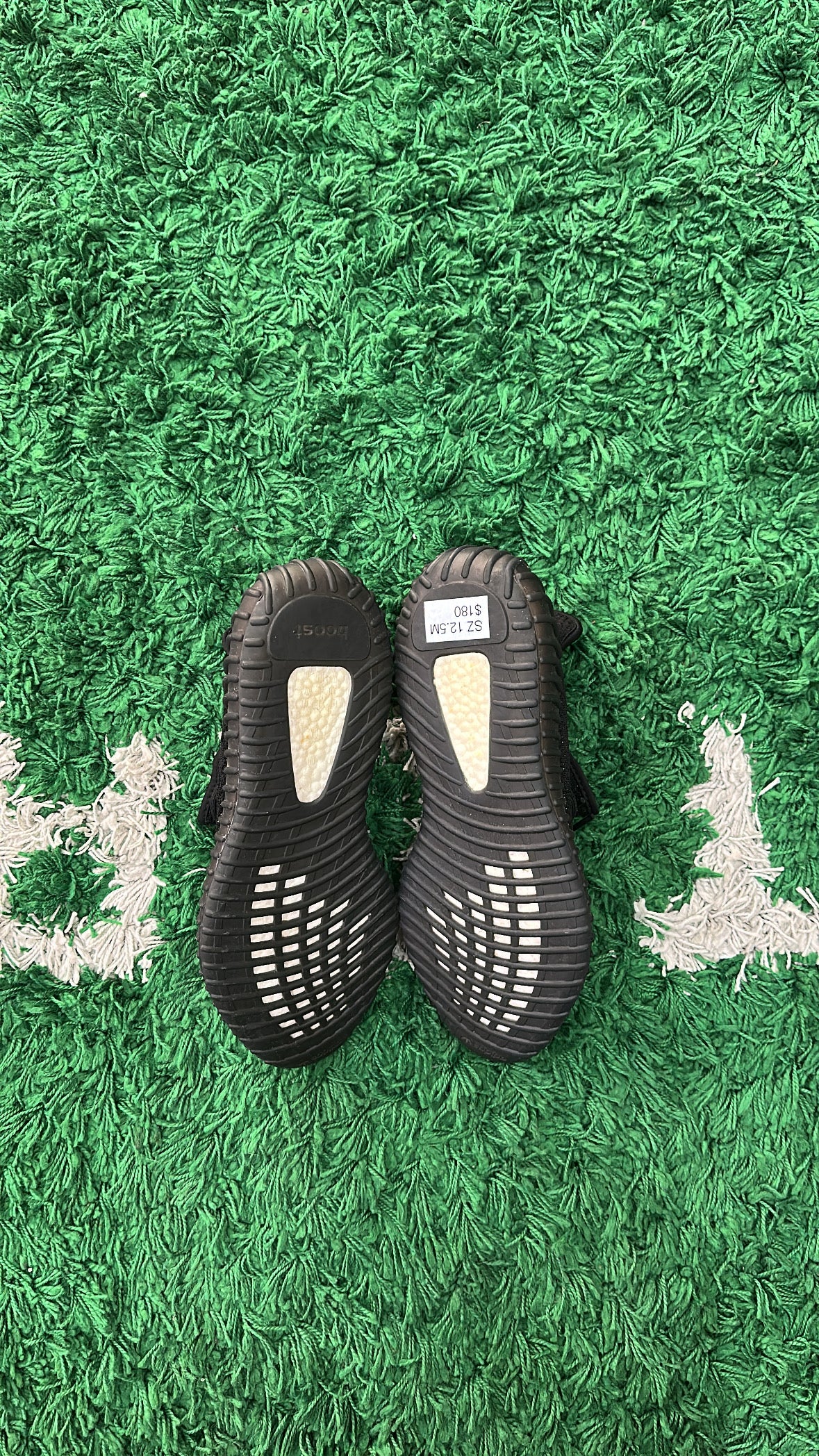 Yeezy 350 Core Black (VNDS)