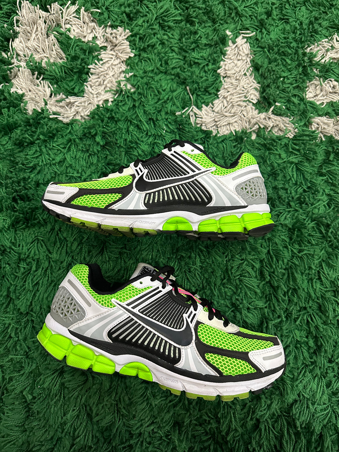 Nike Vomero 5 Electric Green (VNDS)