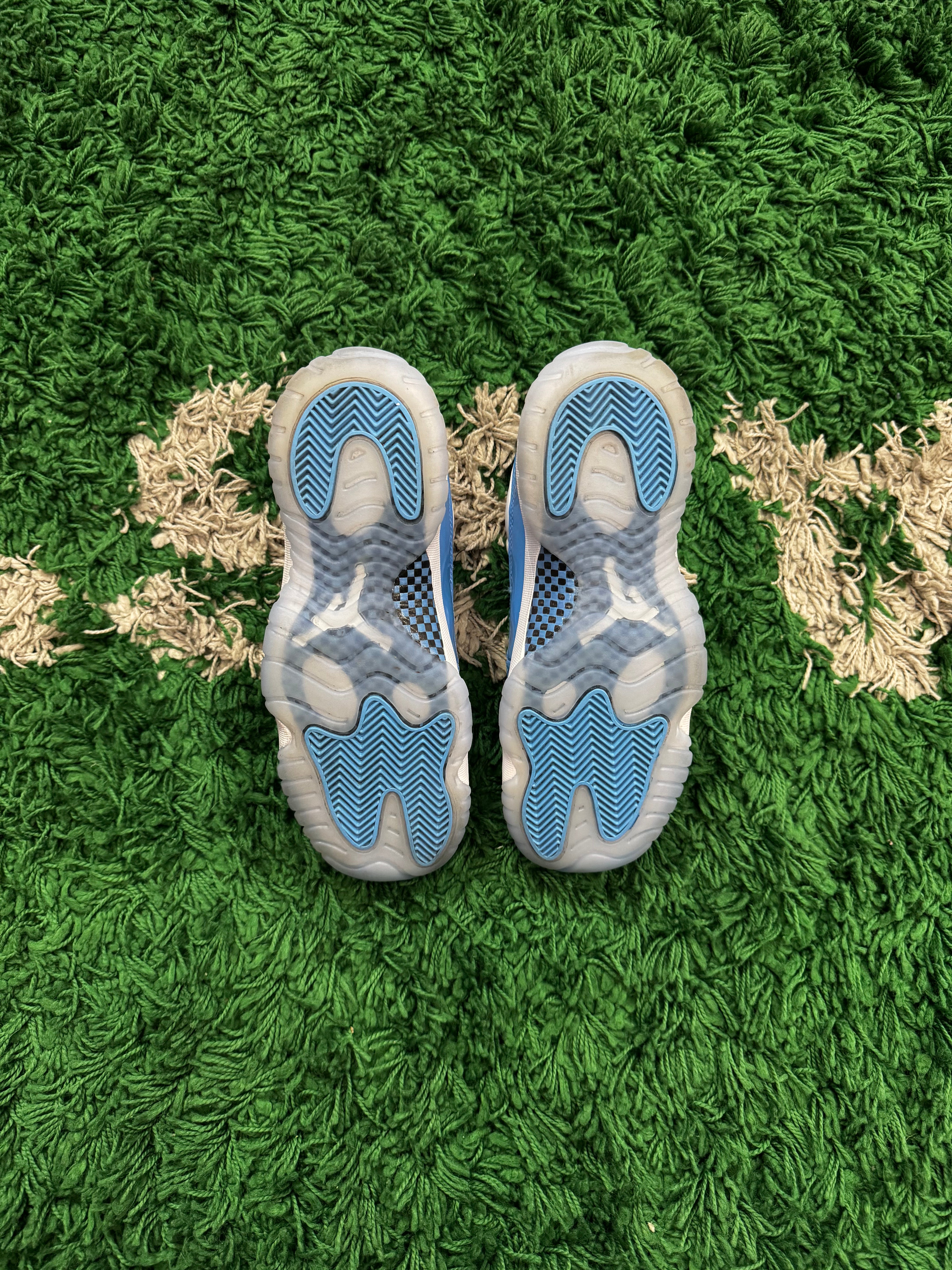 Jordan 11 Low University Blue (Worn once)