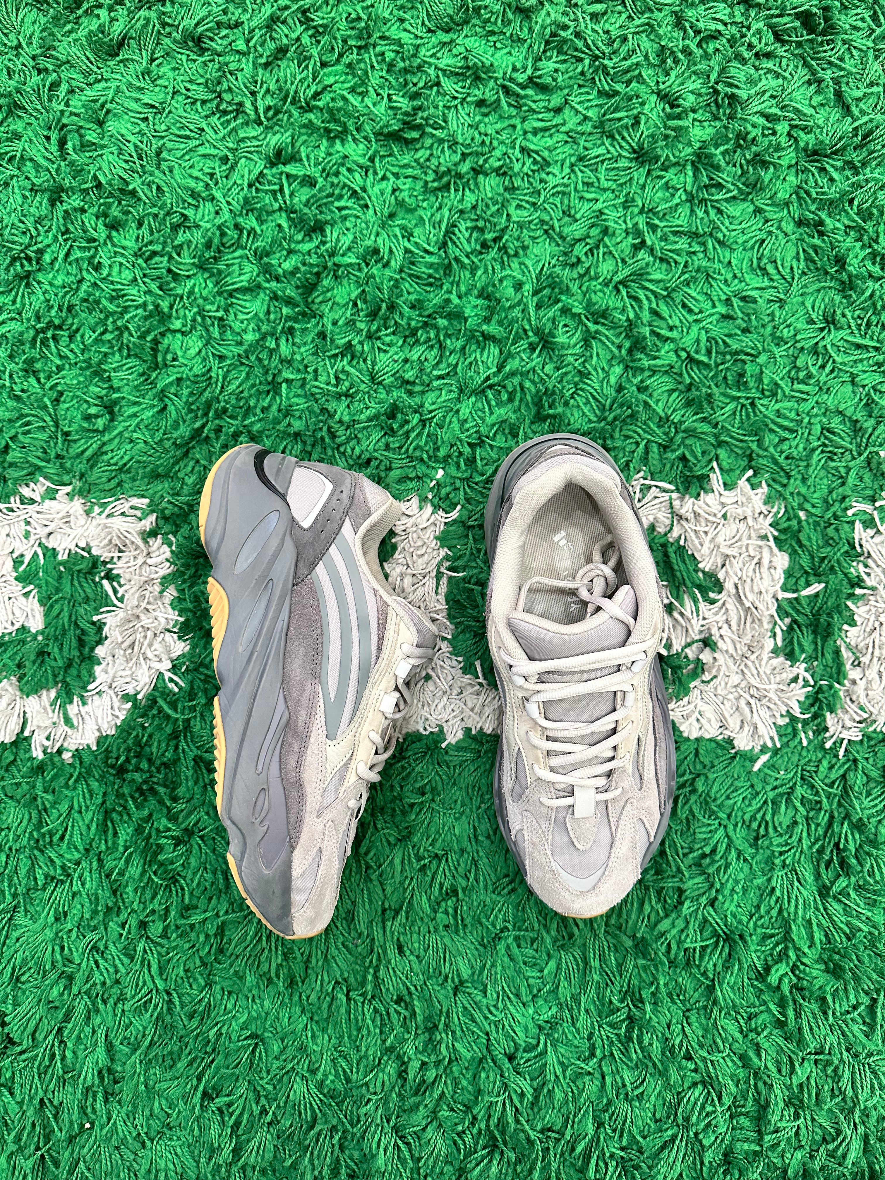 VNDS Yeezy 700 “ tephra “