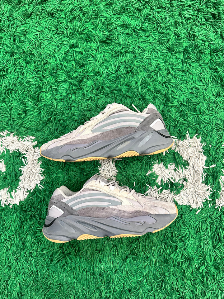 VNDS Yeezy 700 “ tephra “
