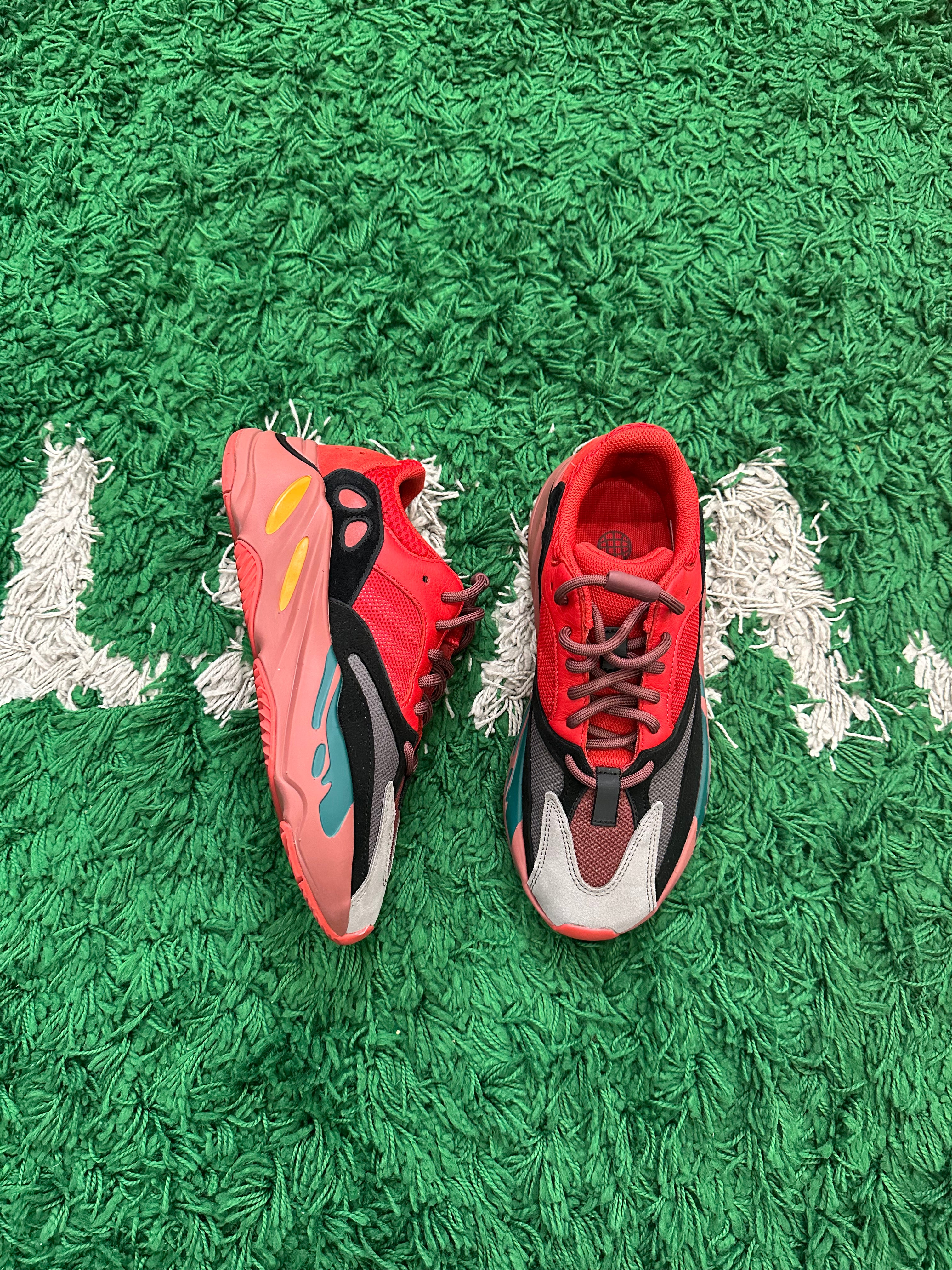Yeezy 700 Hi-Res Red (VNDS)