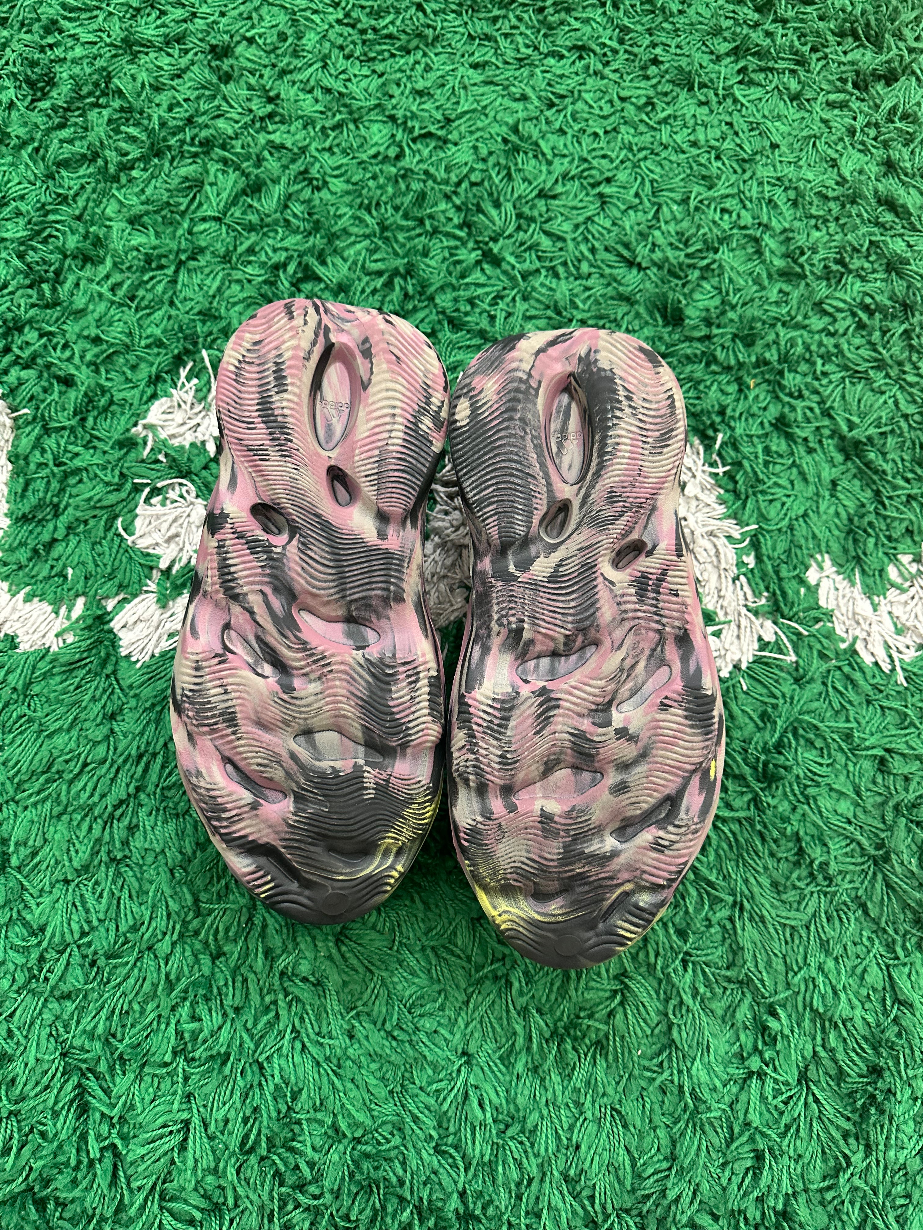 Yeezy Foam RNR MX Carbon (VNDS)