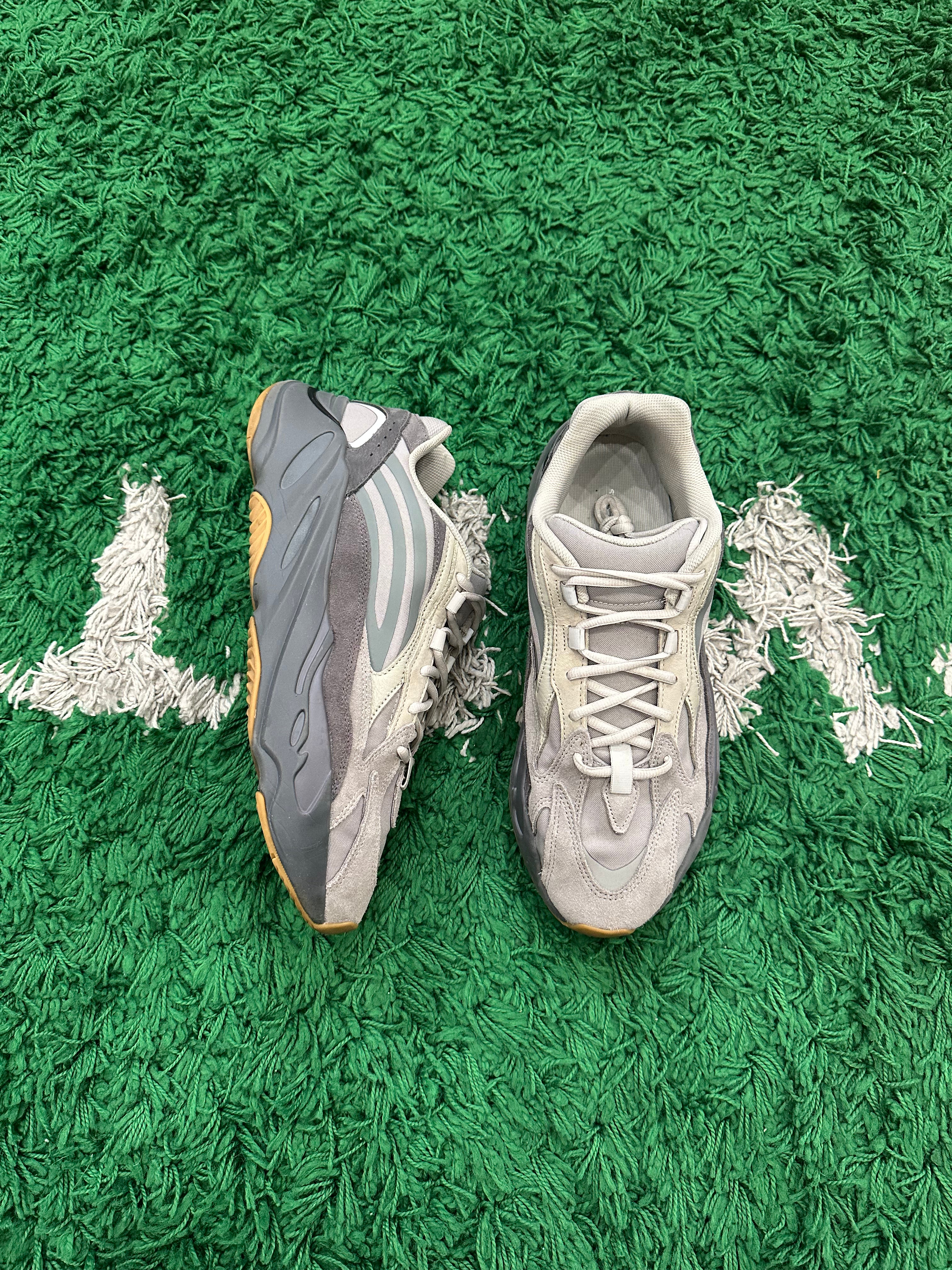 Yeezy Boost 700 V2 Tephra (Preowned)