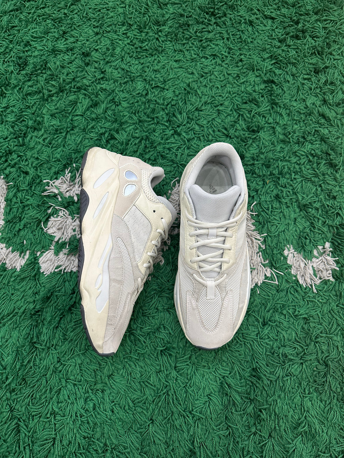 Yeezy 700 Analog (NDS)