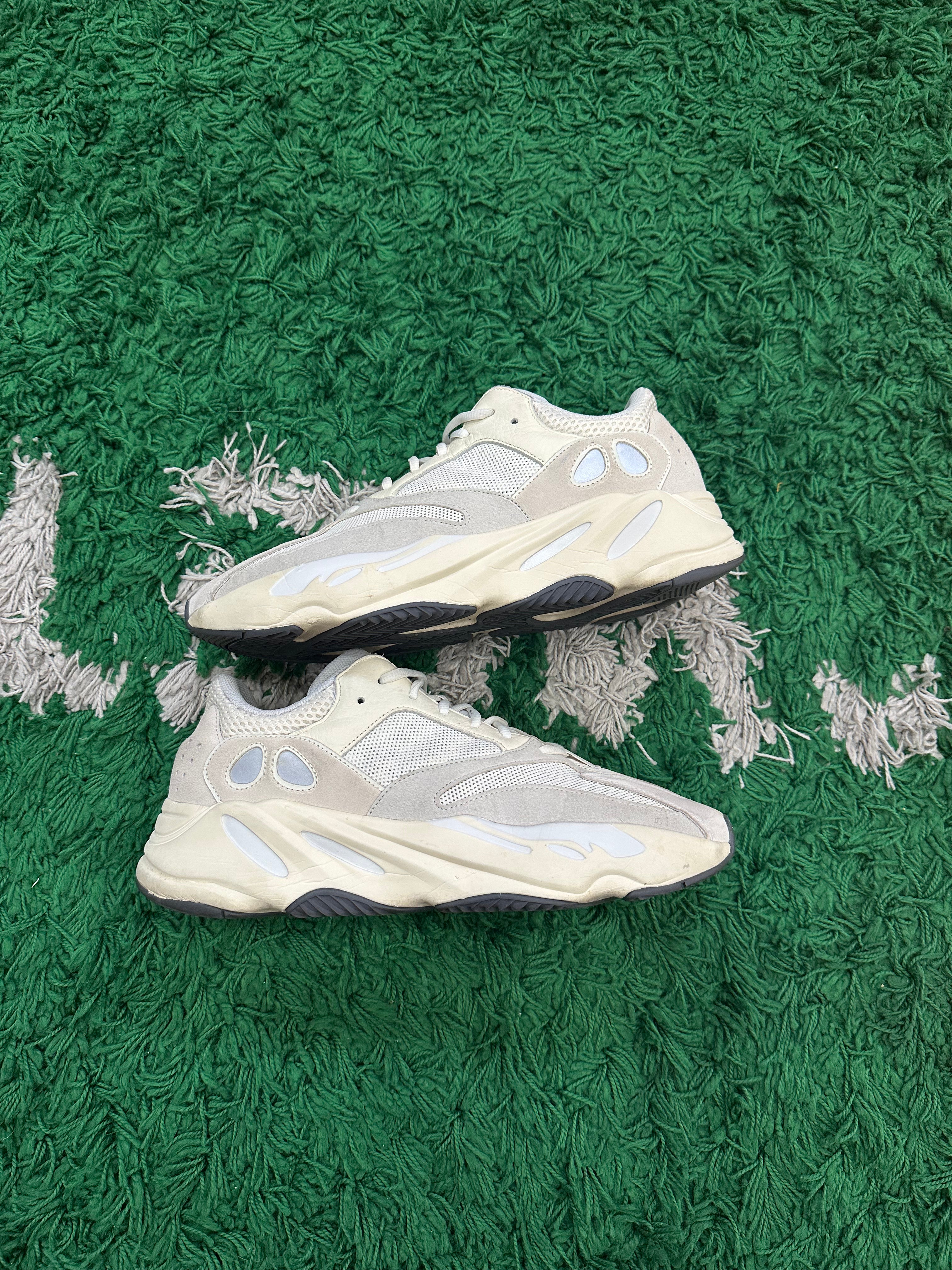 Yeezy 700 Analog (NDS)