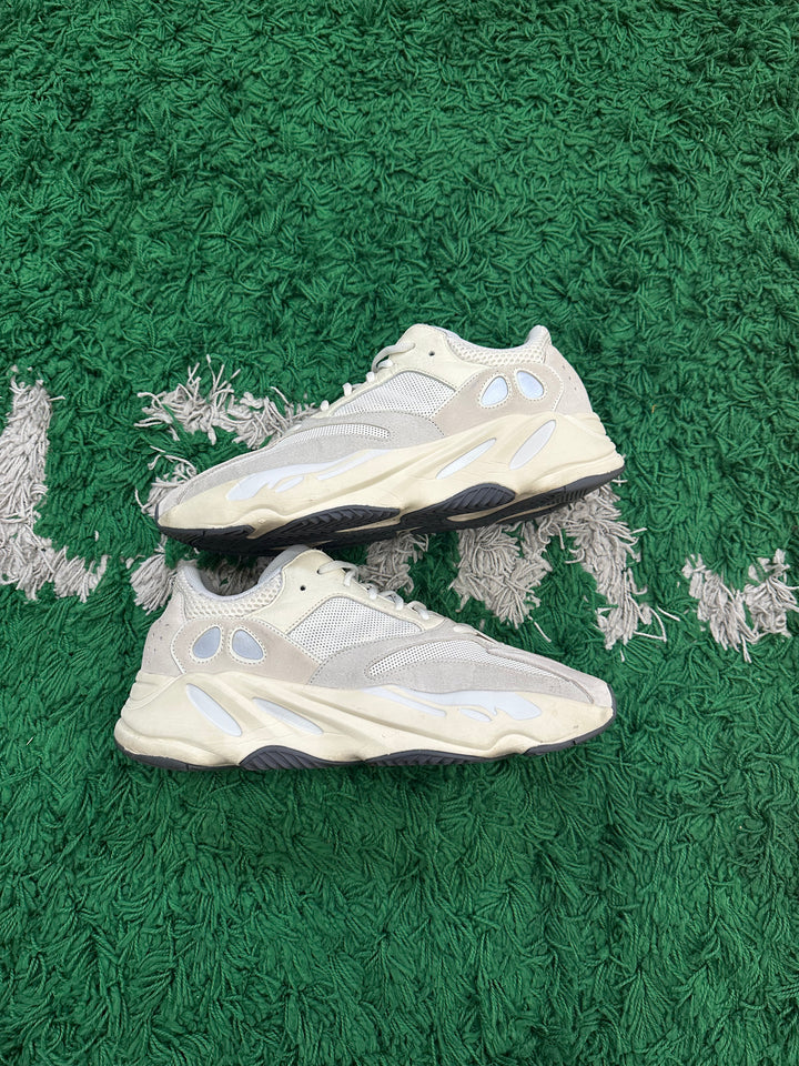 Yeezy 700 Analog (NDS)