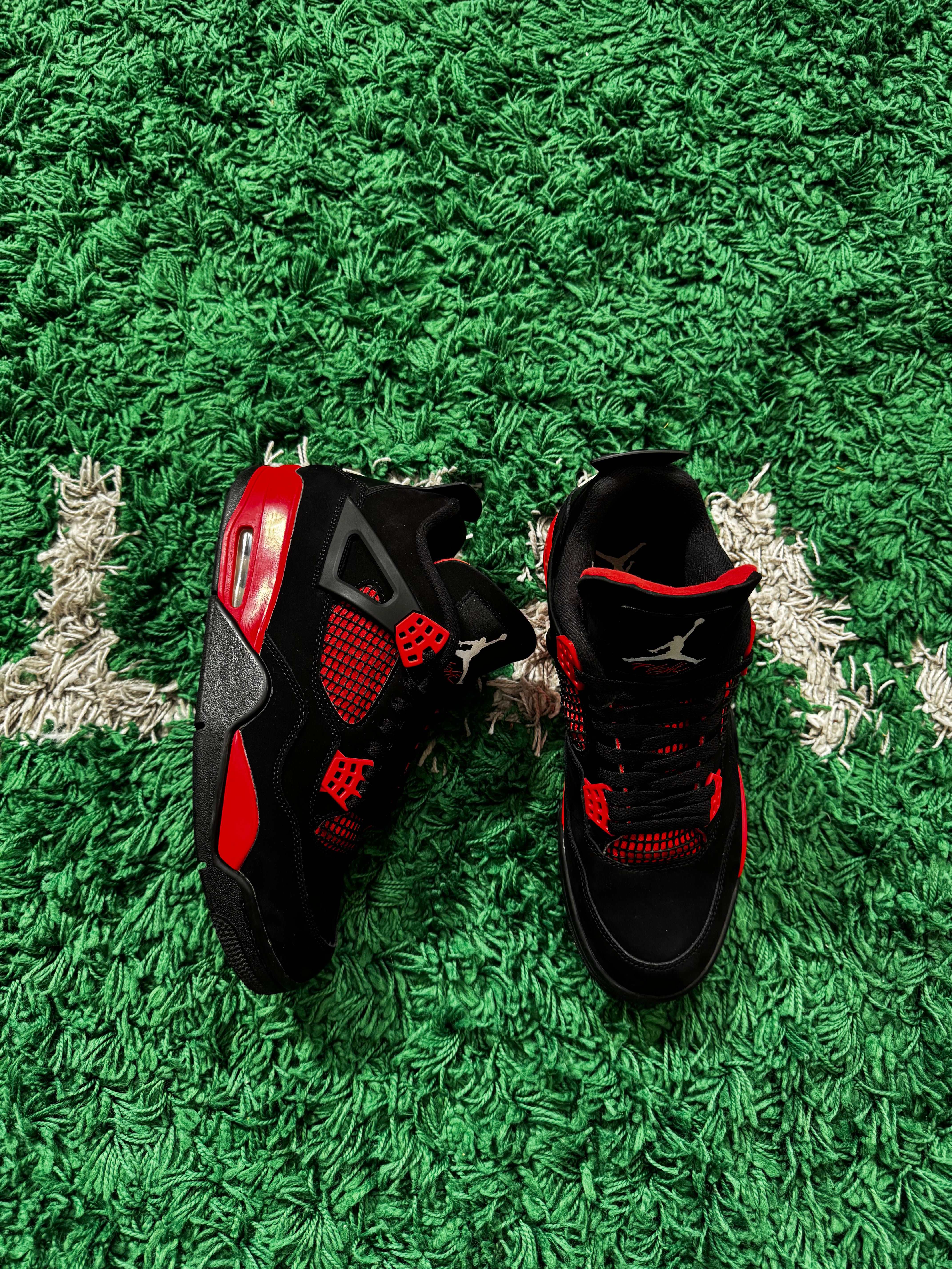 Jordan 4 Red Thunder (Preowned)