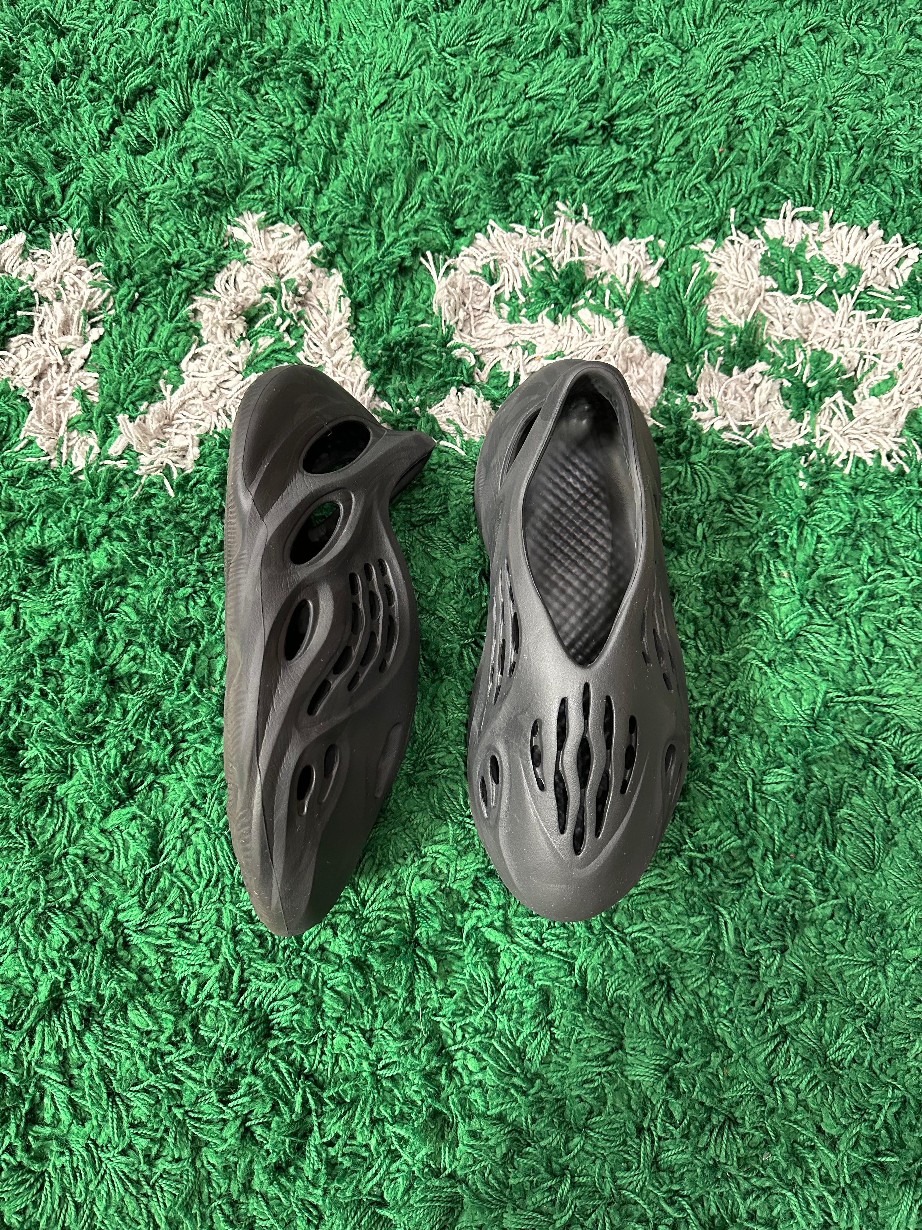 Yeezy Foam RNR Onyx (VNDS)