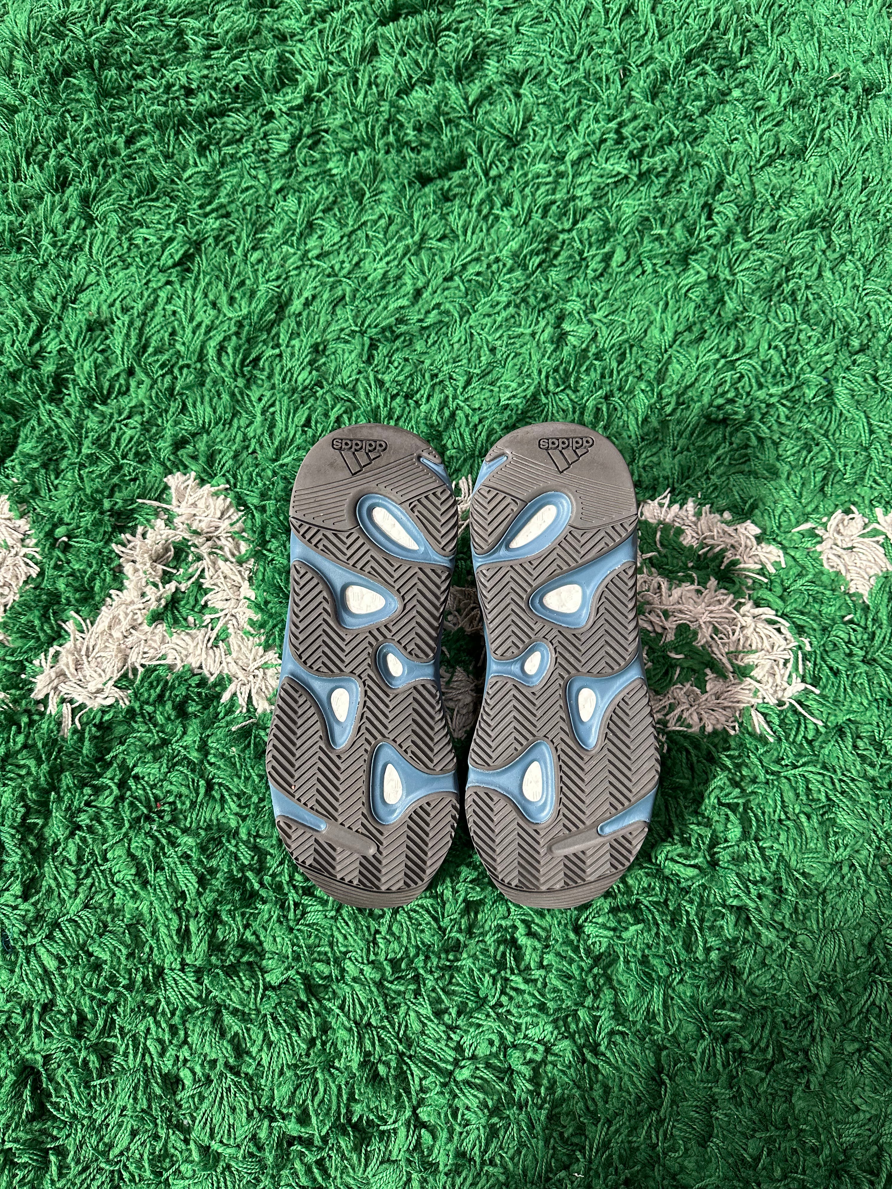 Yeezy 700 Faded Azure (VNDS)