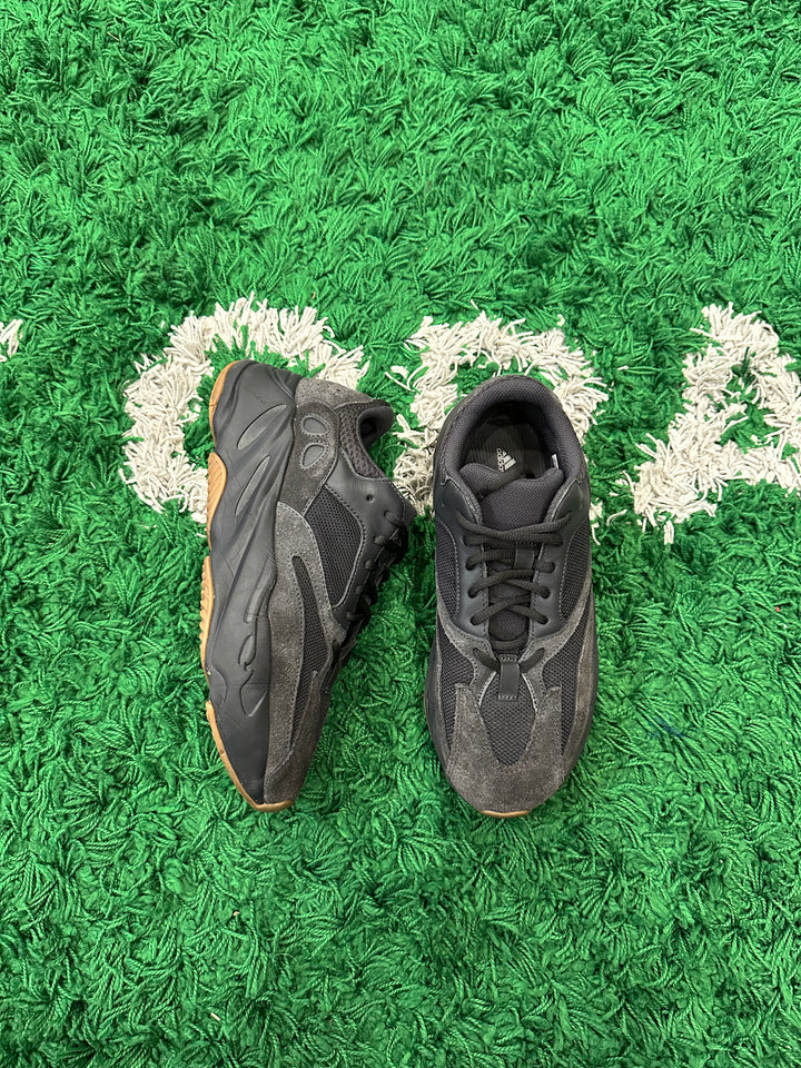 Yeezy 700 Utility Black (VNDS)