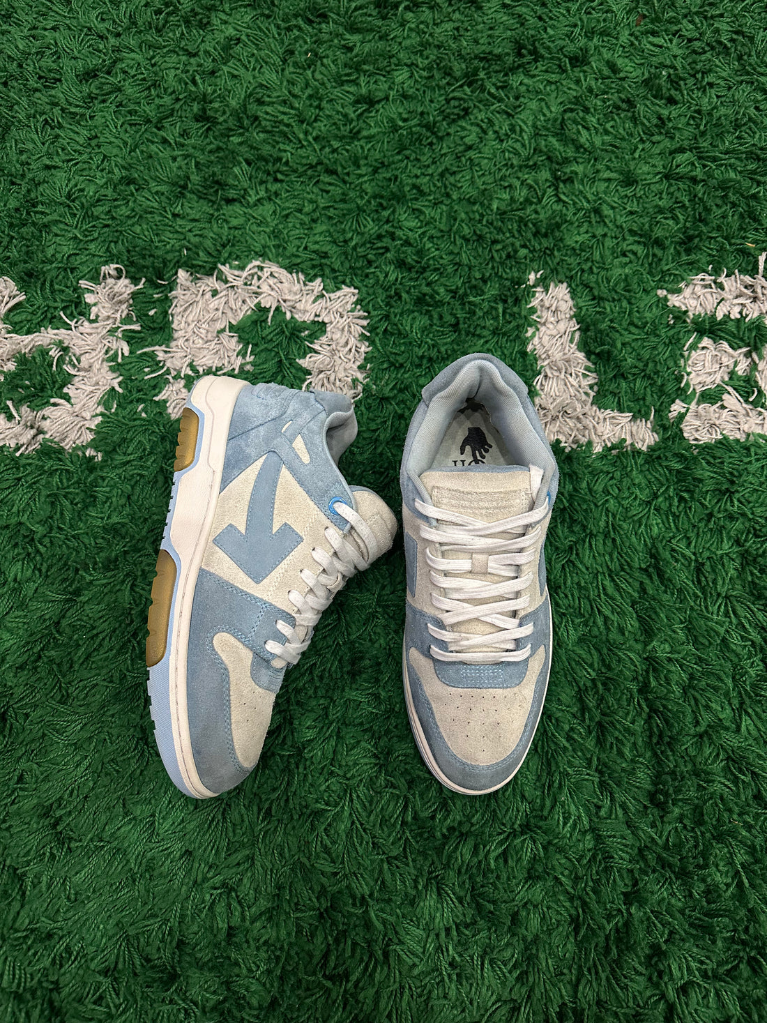 Off White Out Of Office (VNDS)