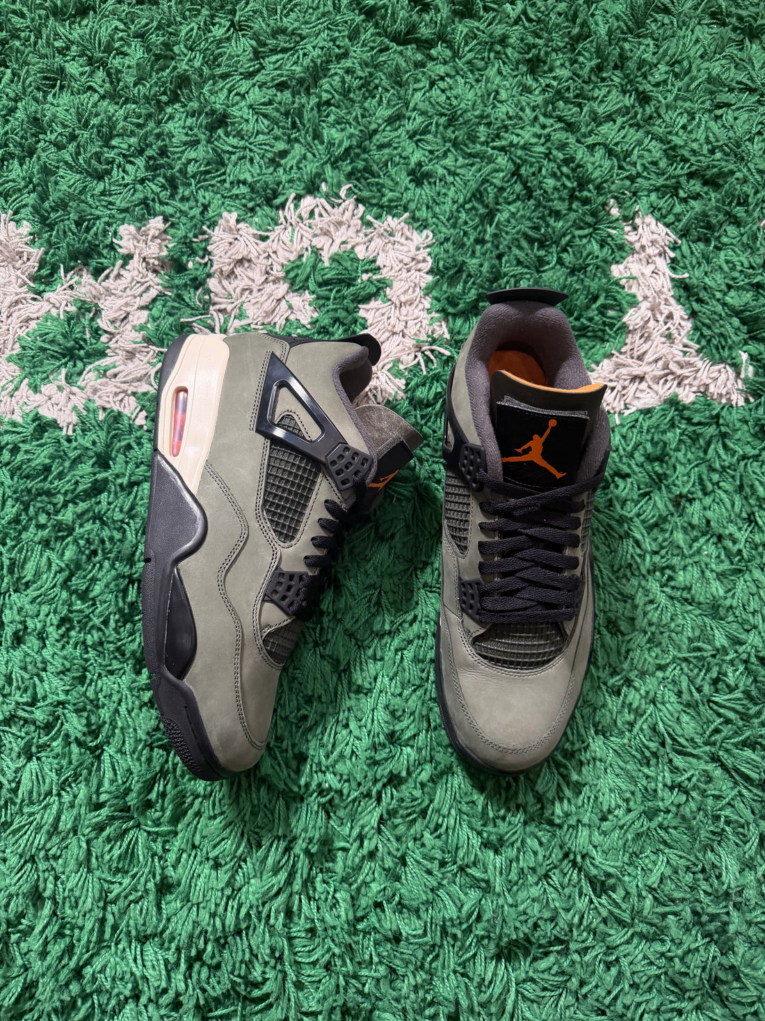 Jordan 4 Undefeated (VNDS)