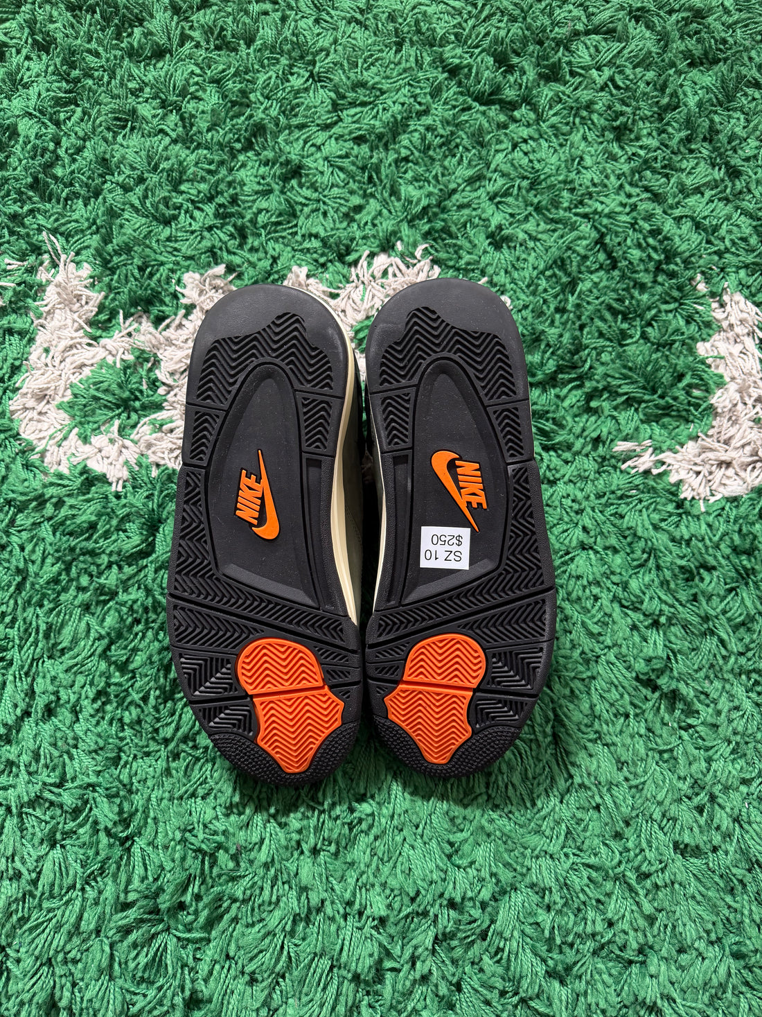 Jordan 4 Undefeated (VNDS)