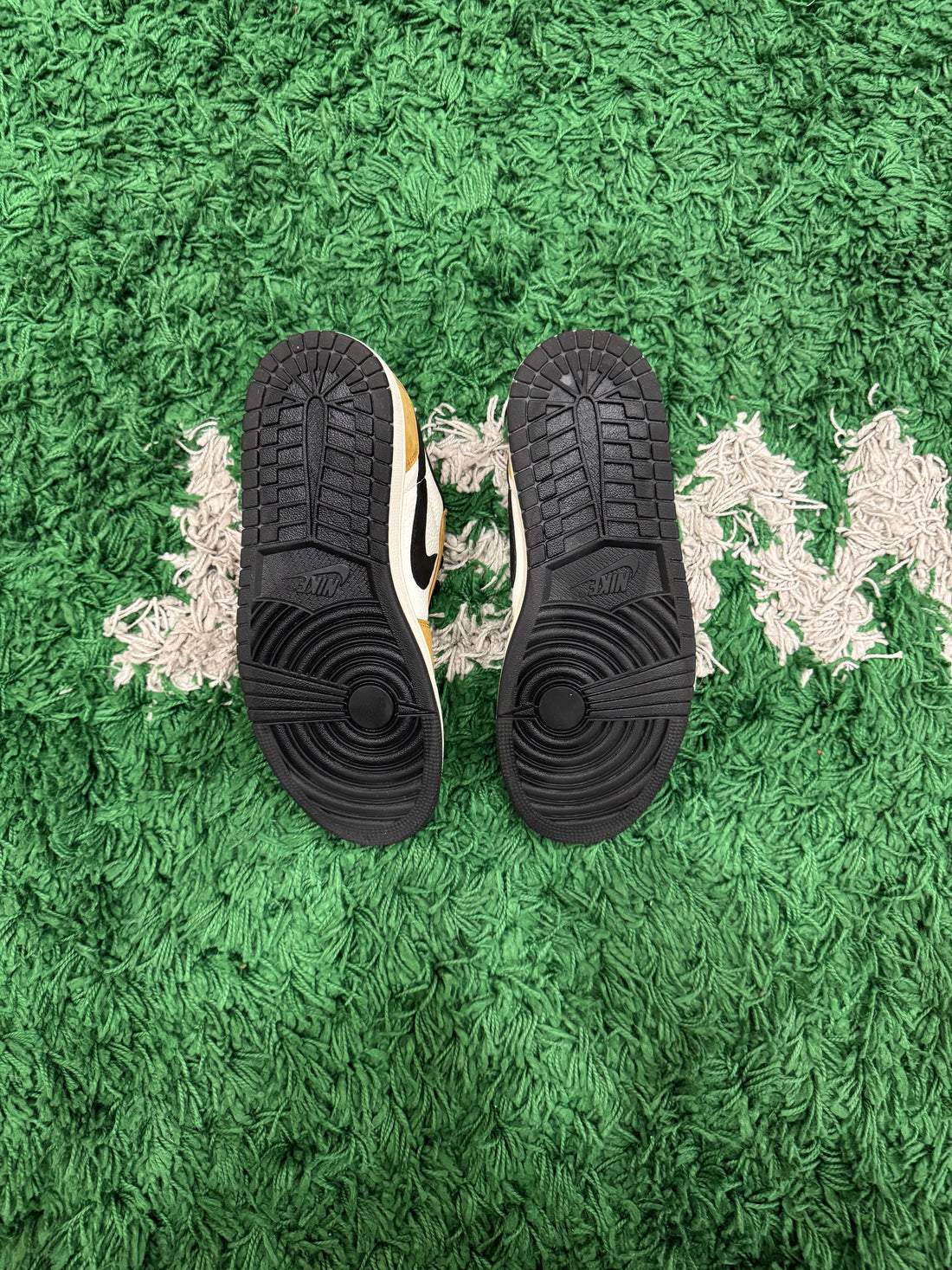 Jordan 1 Low Rookie of the Year (VNDS)