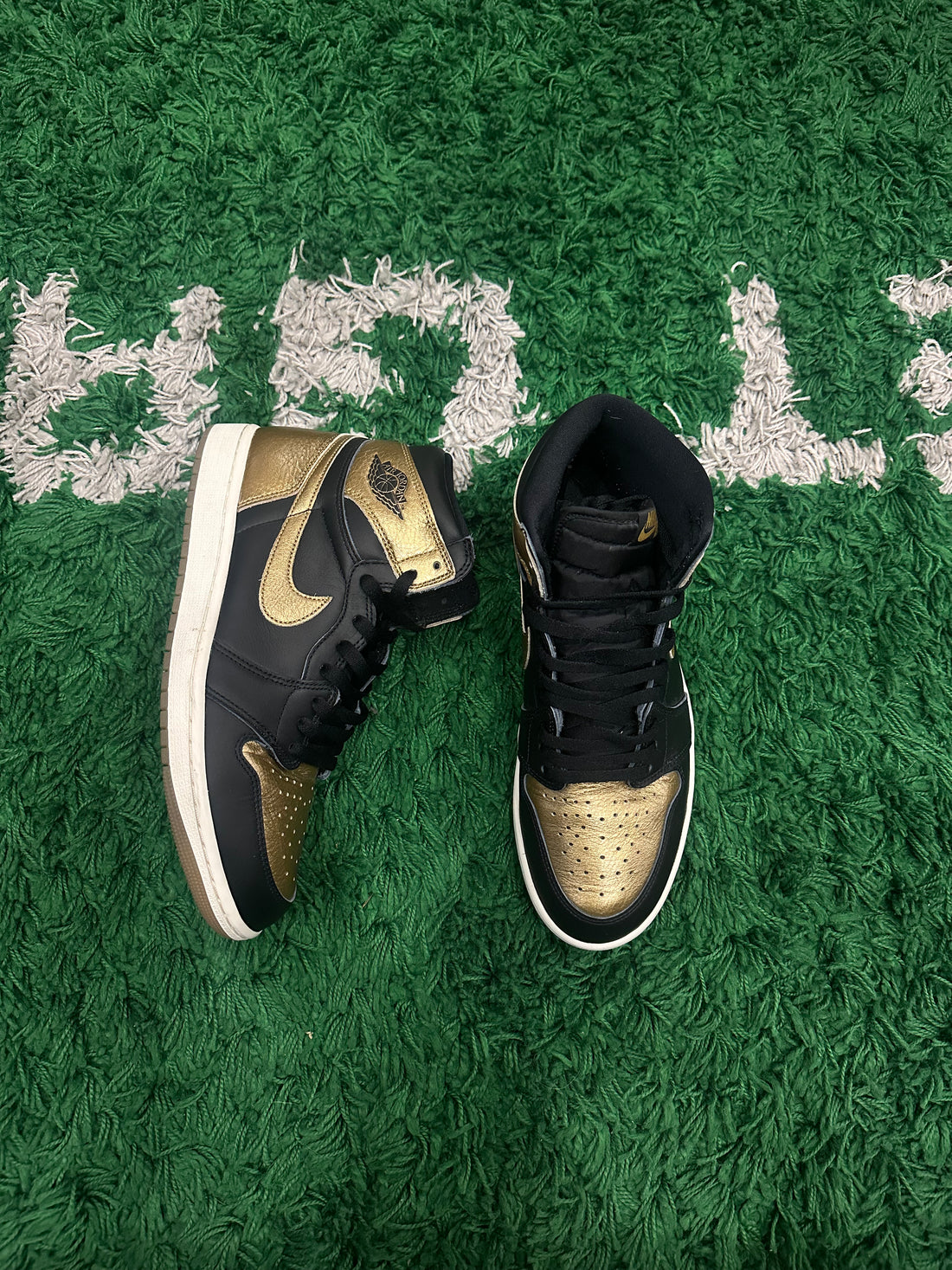 Jordan 1 Metallic Gold (VNDS)